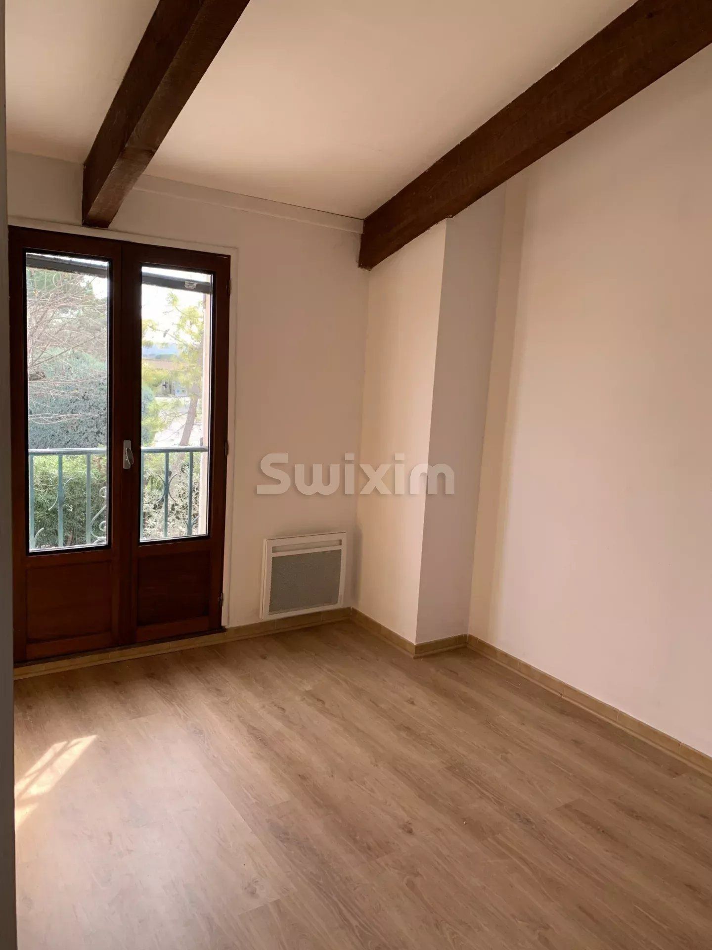 villa 5 Rooms for rent on Uzès (30700)