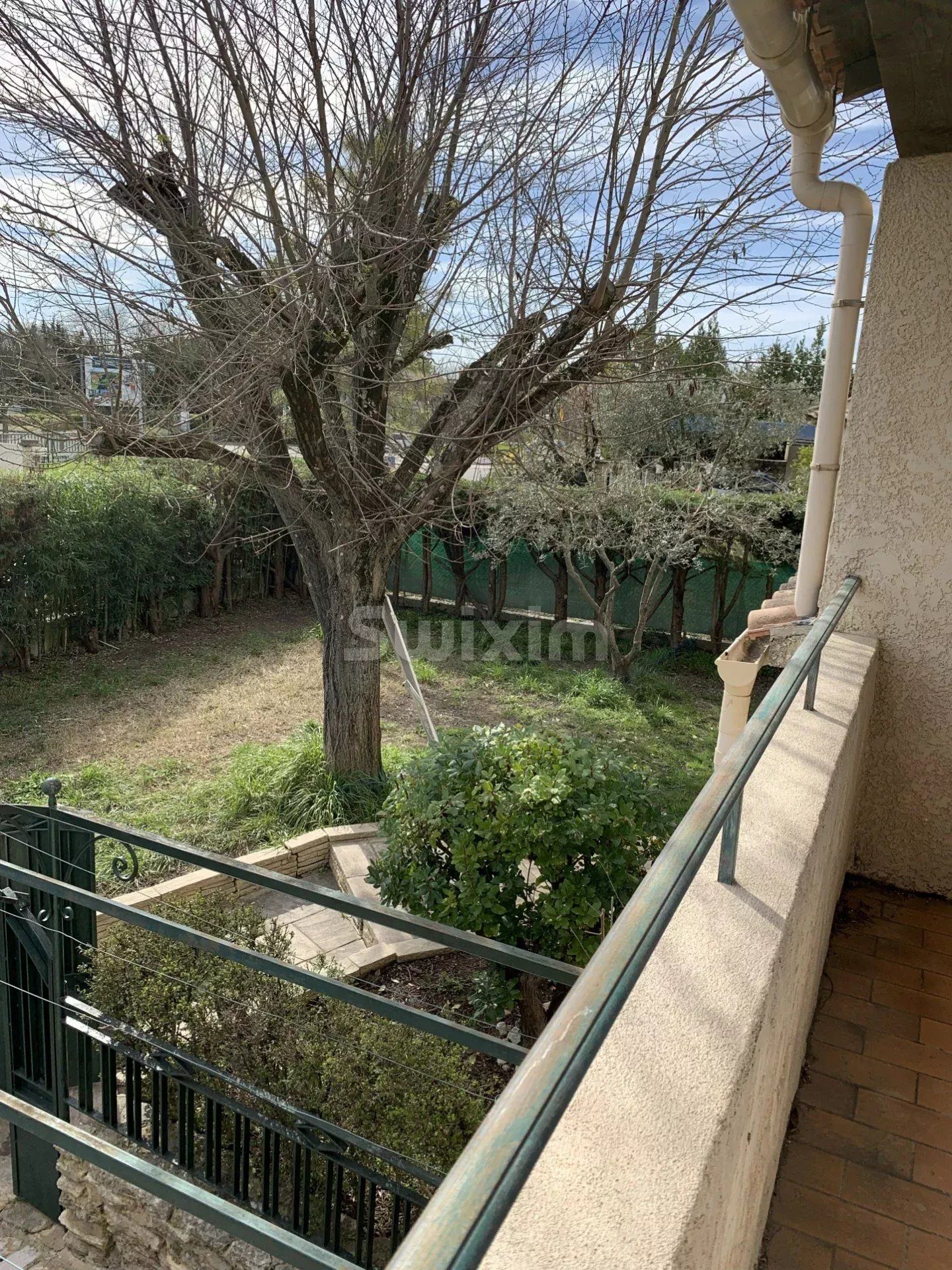 villa 5 Rooms for rent on Uzès (30700)