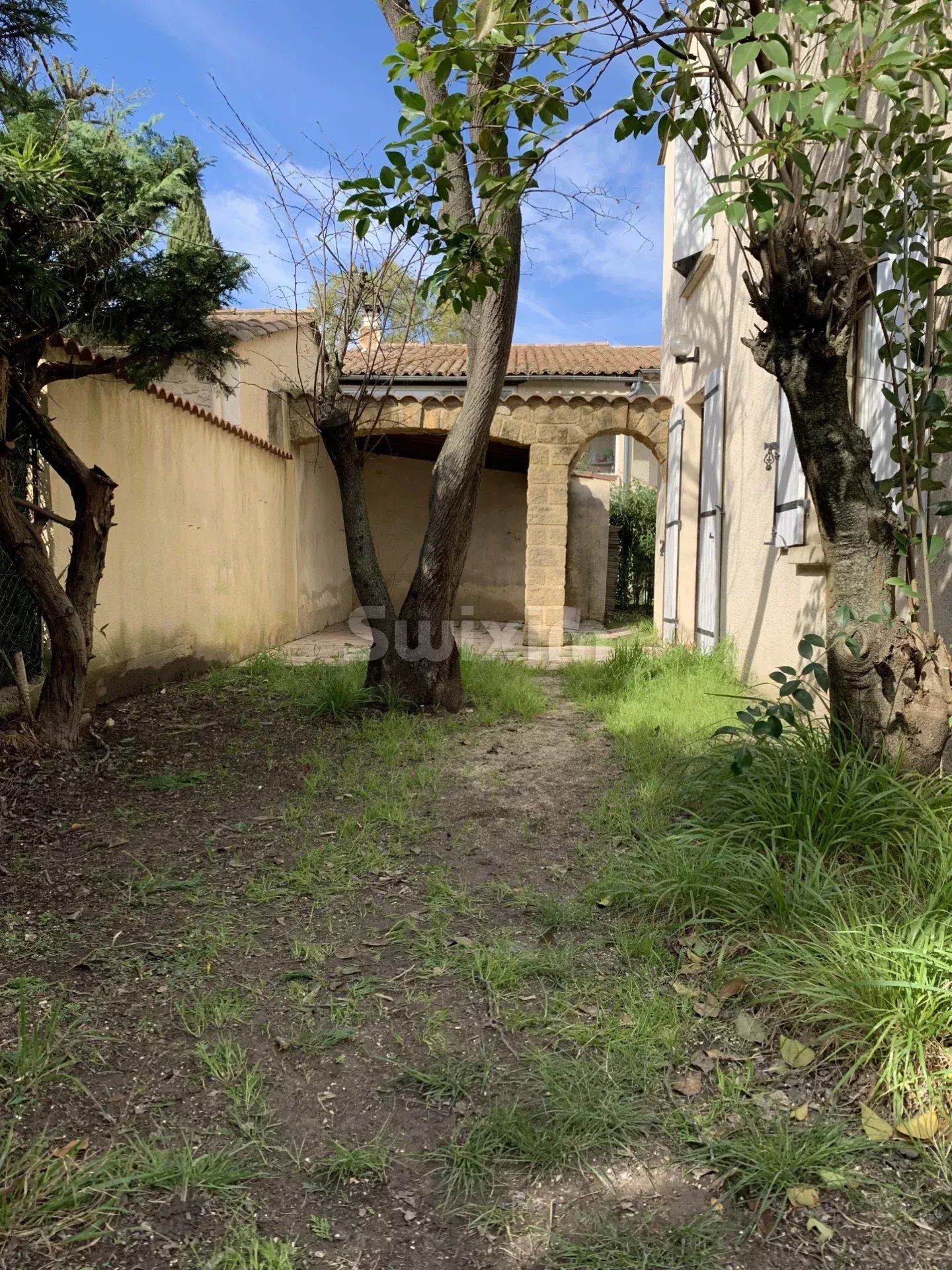 villa 5 Rooms for rent on Uzès (30700)