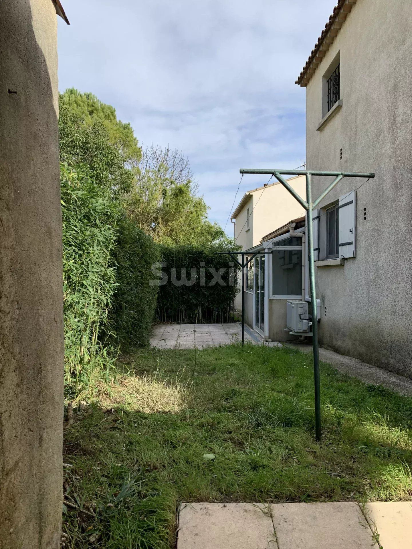 villa 5 Rooms for rent on Uzès (30700)