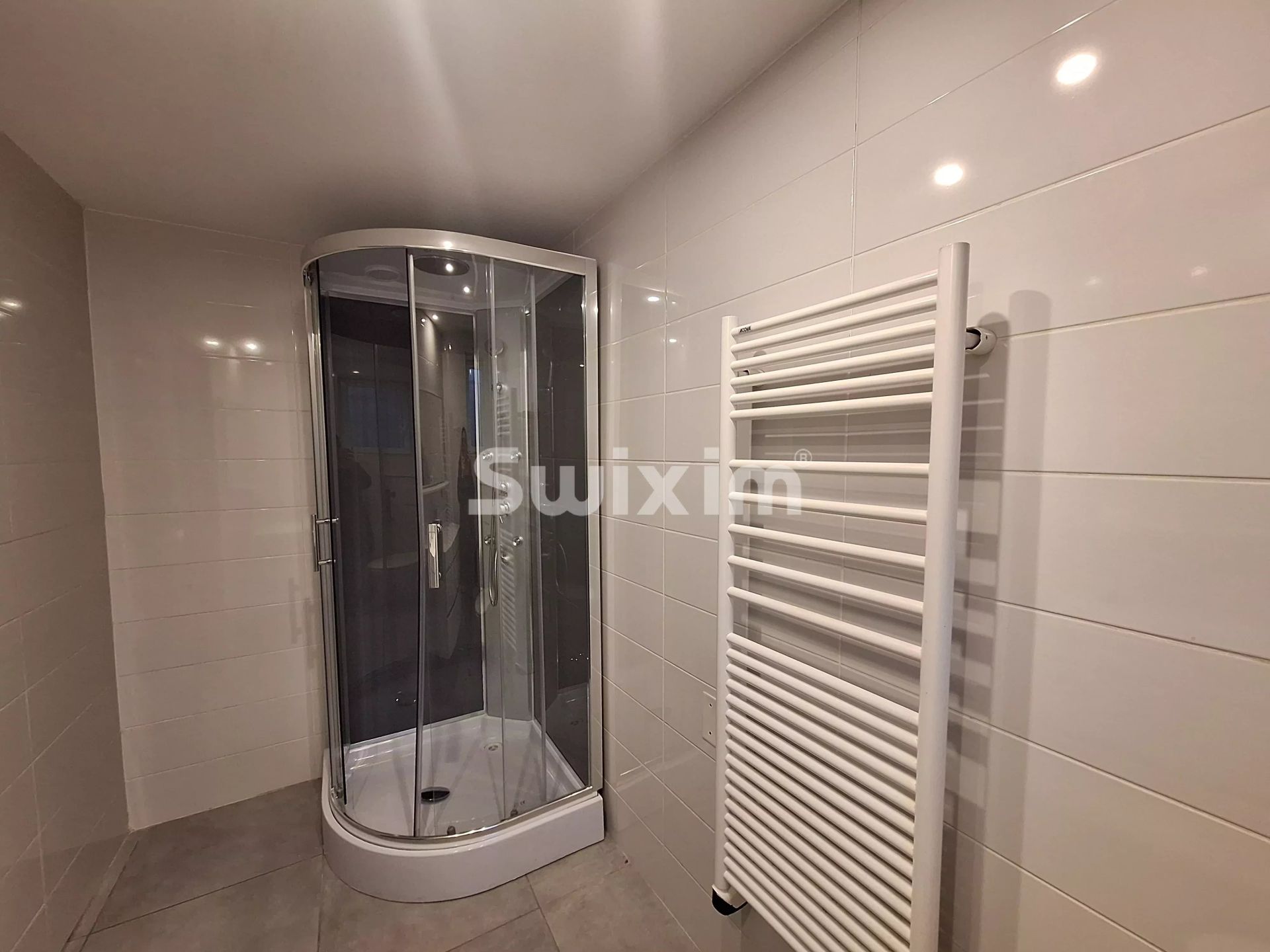 house 3 Rooms for sale on Chilly (74270)