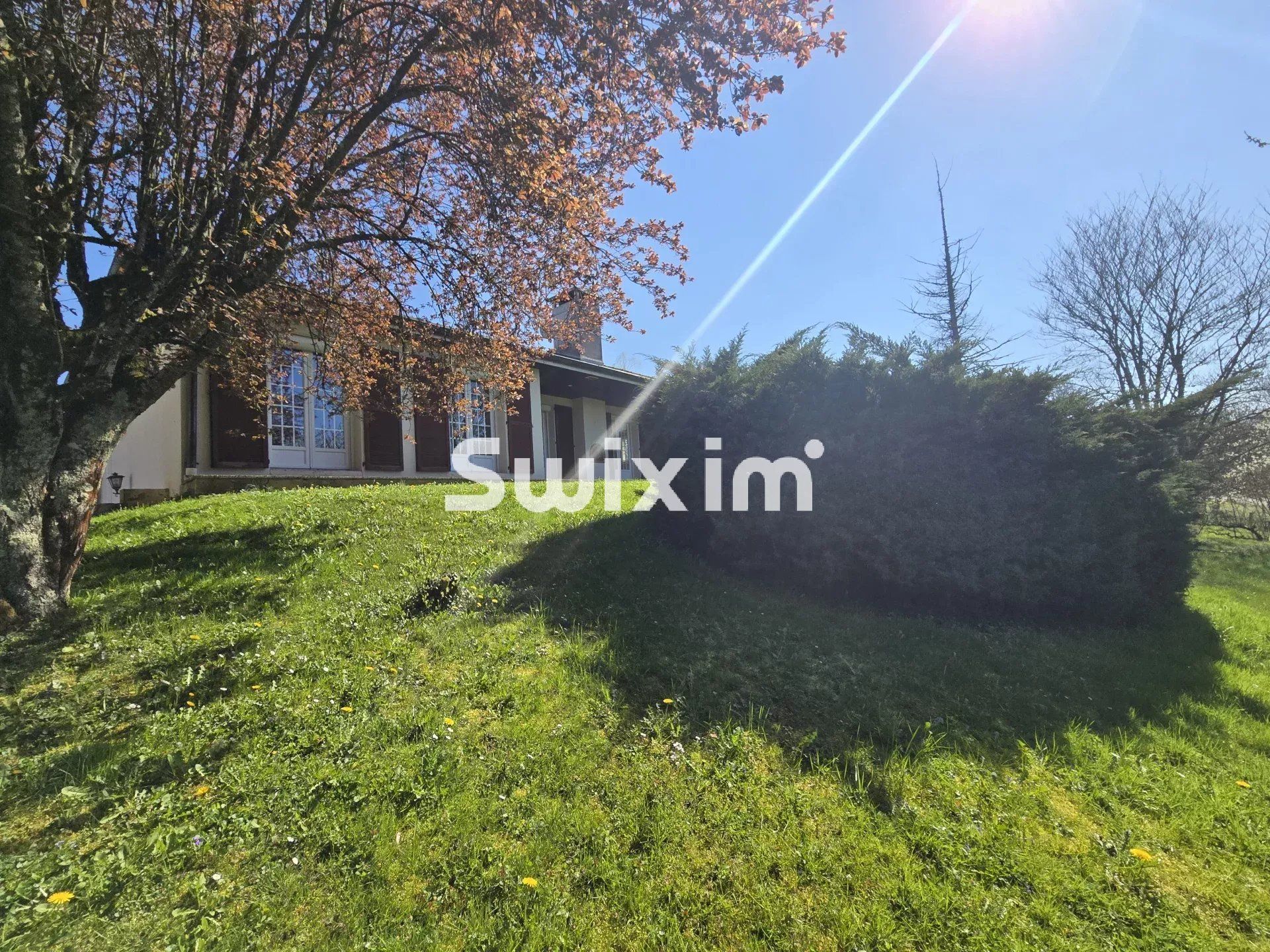 casa 5 Camere in vendita su Lons-le-Saunier (39000)