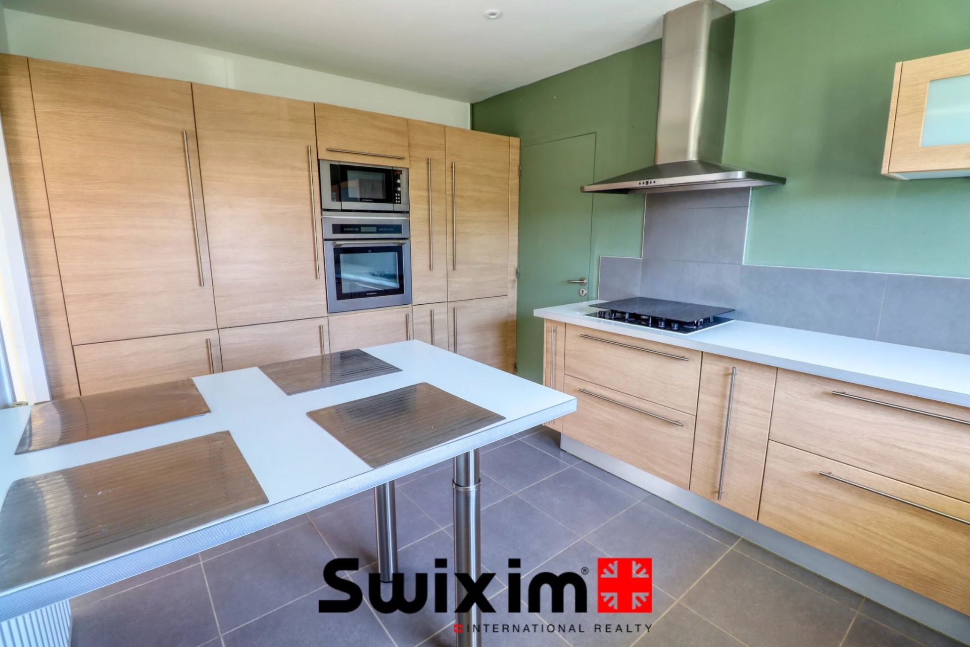 house 6 Rooms for sale on Le Haillan (33185)