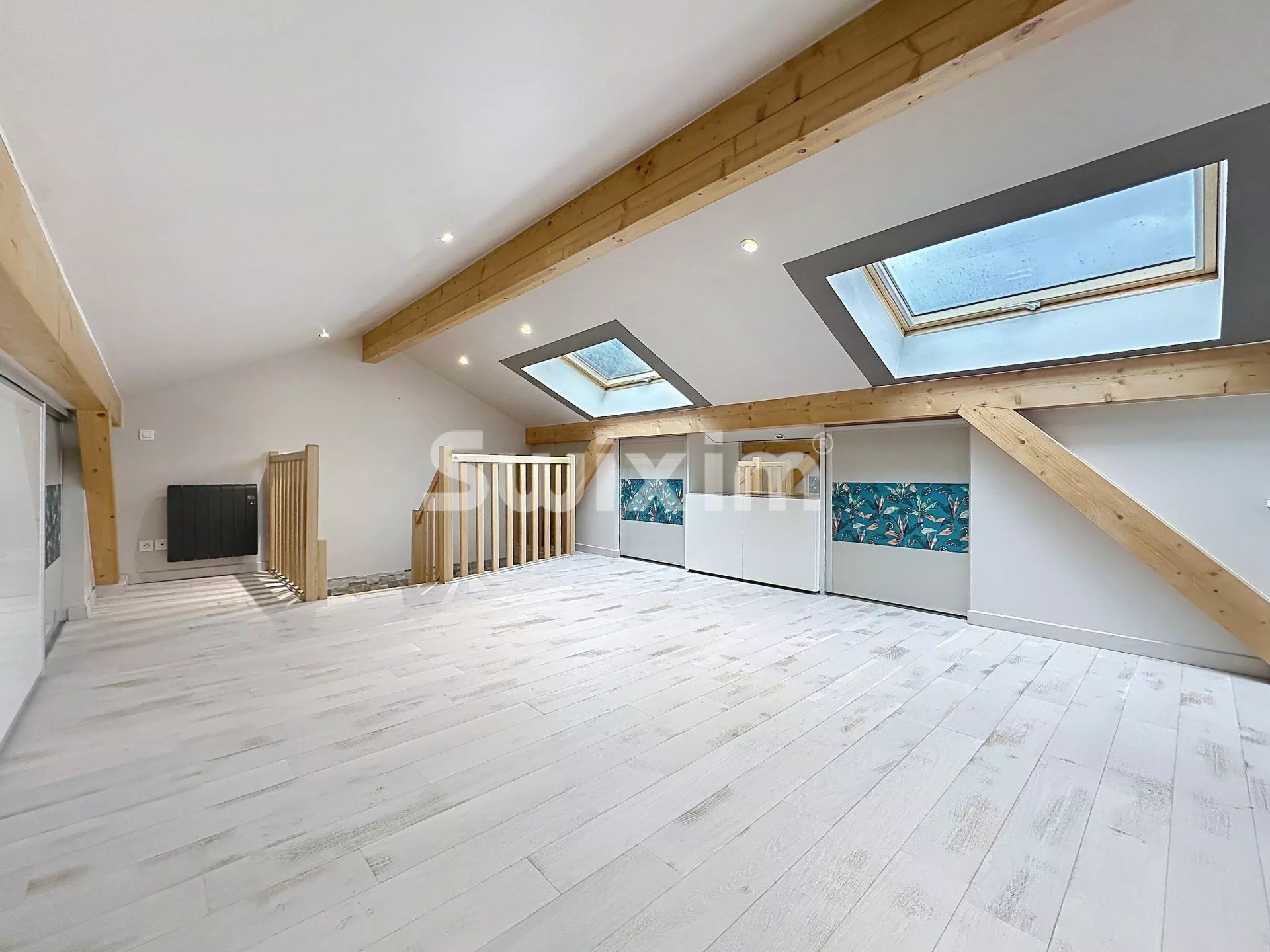 house 5 Rooms for rent on Échenevex (01170)