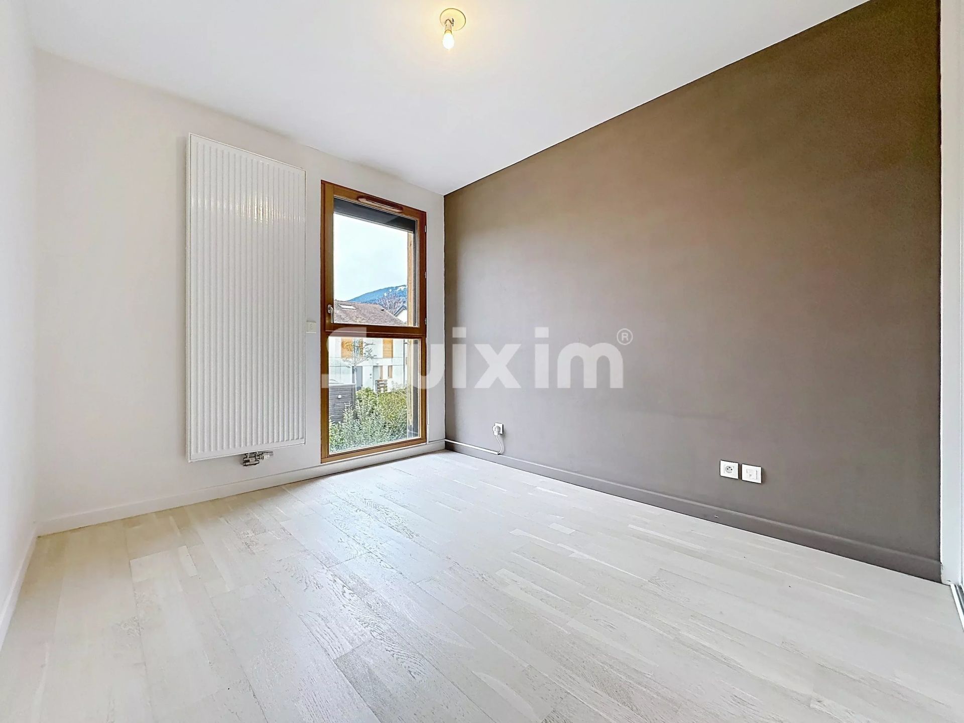 house 5 Rooms for rent on Échenevex (01170)