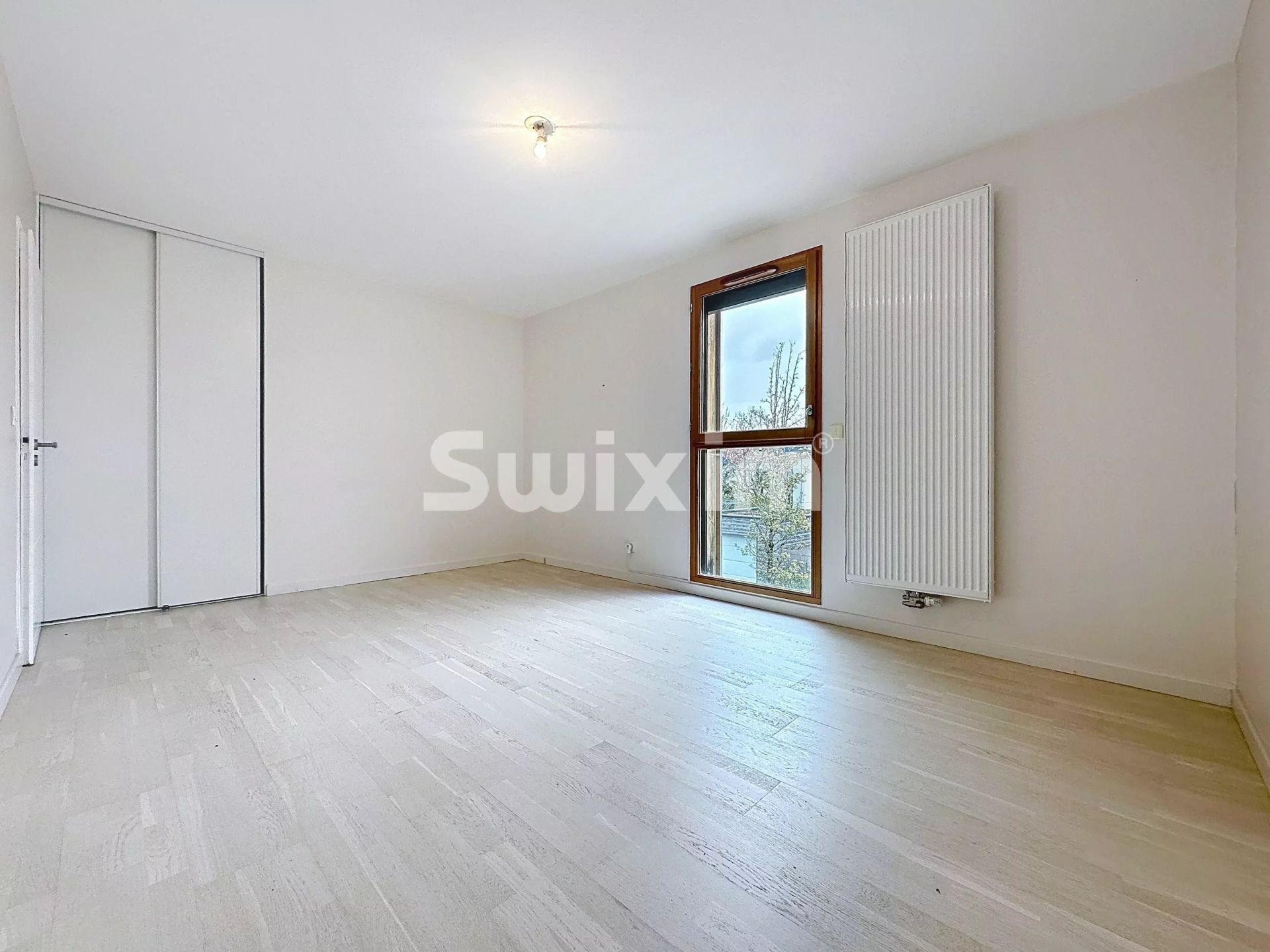 house 5 Rooms for rent on Échenevex (01170)