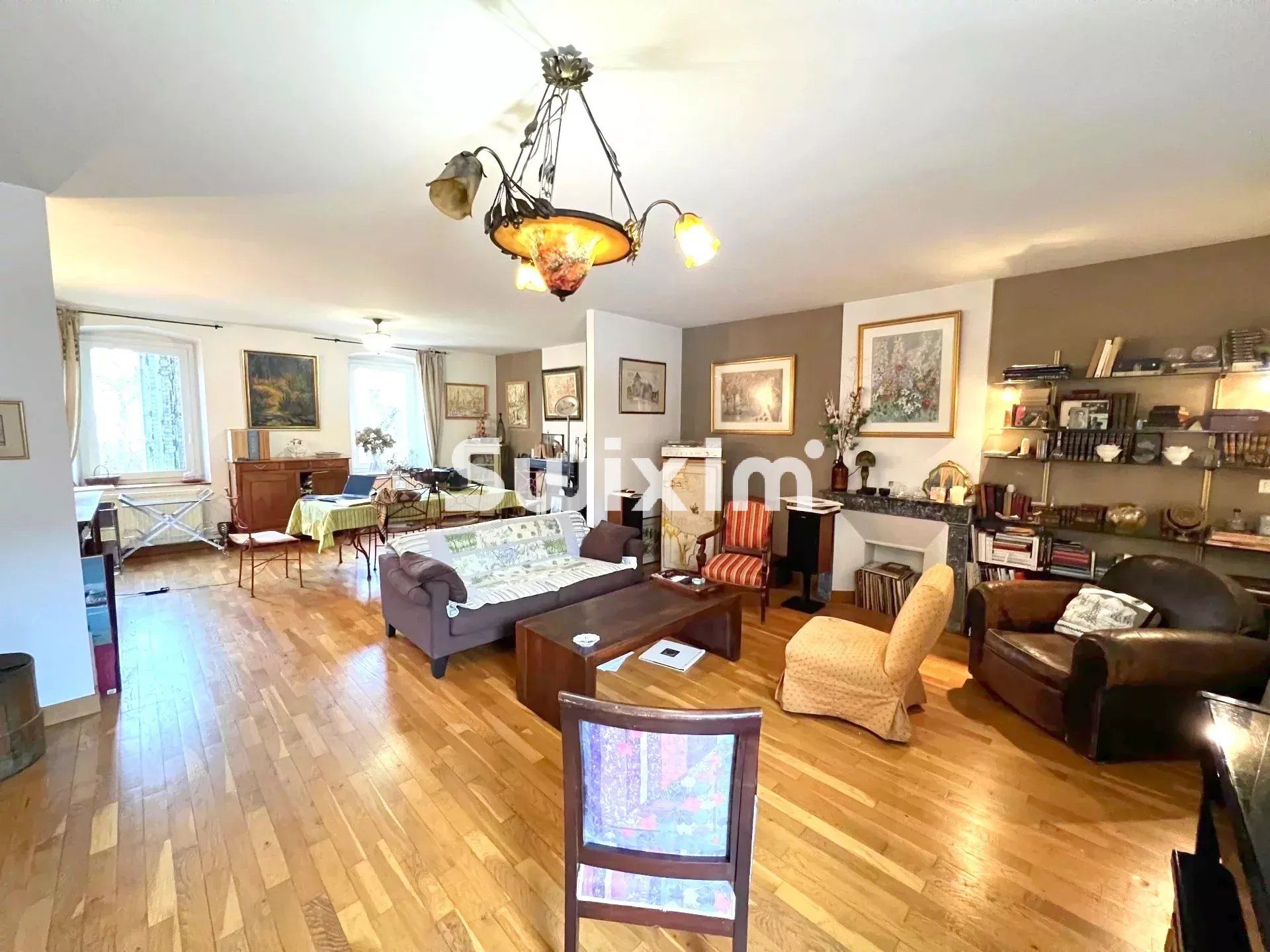 casa 10 Salas en venta en Saint-Germain-du-Bois (71330)