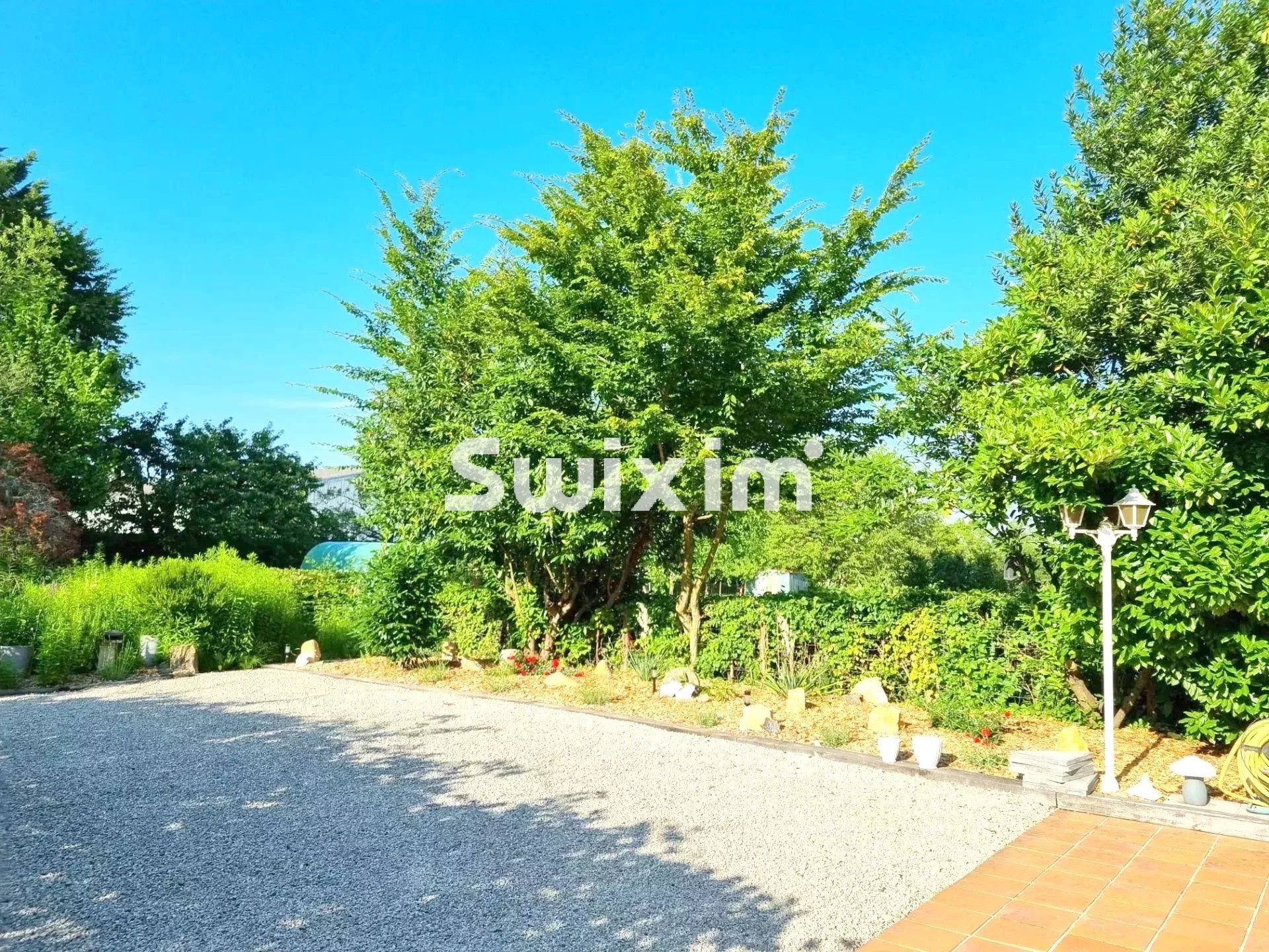 casa 10 Salas en venta en Saint-Germain-du-Bois (71330)