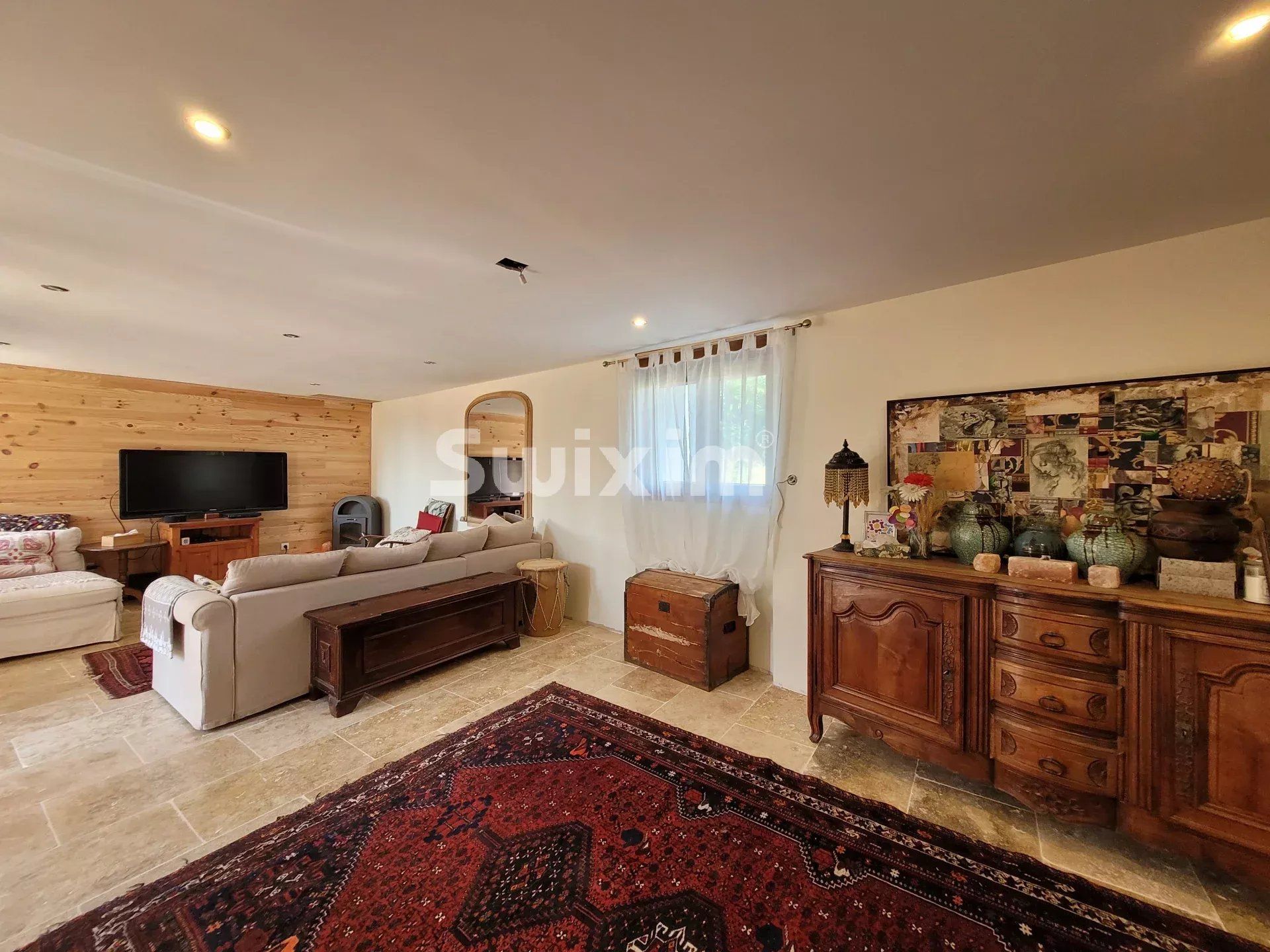 casa 10 Camere in vendita su Saint-Amour-Bellevue (71570)