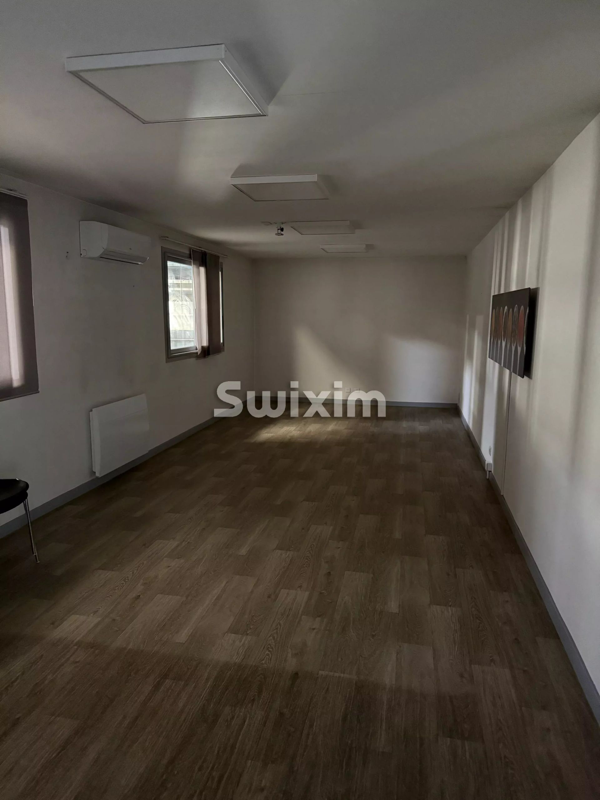 comercial local 10 Quartos para aluguer sobre Monteux (84170)