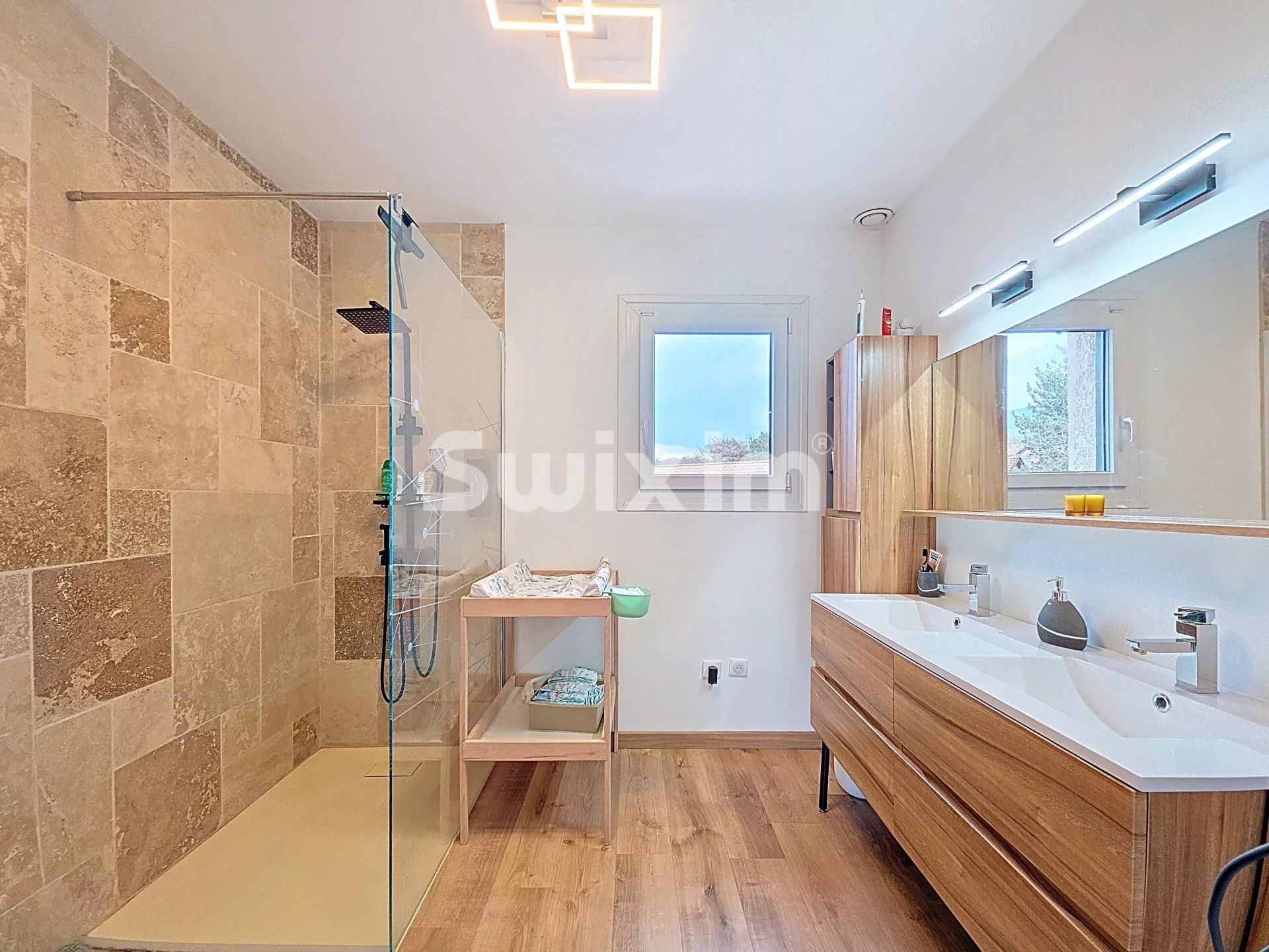 casa 6 Camere in vendita su Valserhône (01200)