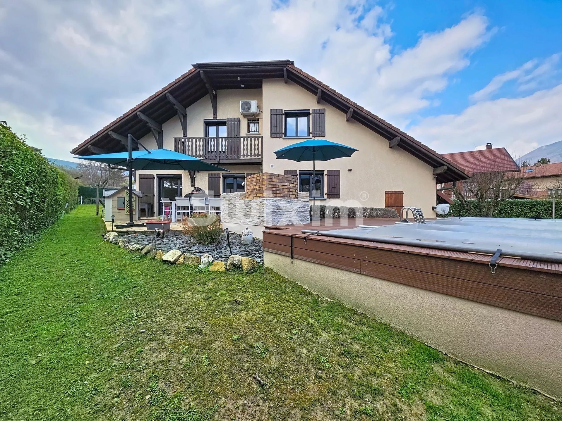 casa 6 Camere in vendita su Valserhône (01200)