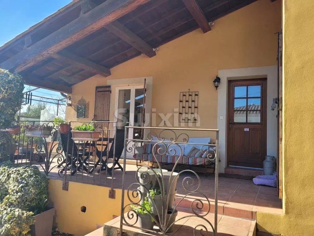 villa 5 Rooms for sale on Uzès (30700)