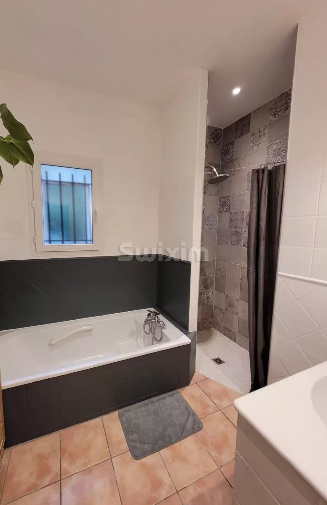 villa 5 Rooms for sale on Uzès (30700)