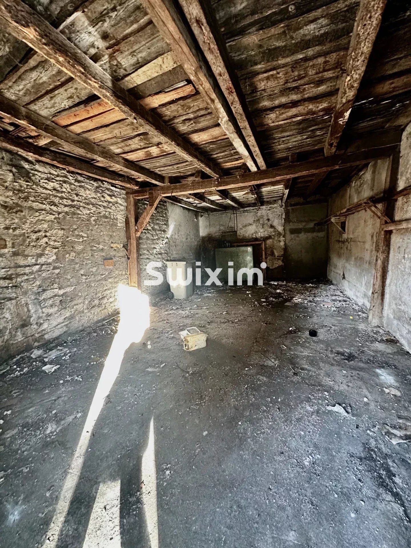 Vendita Rimessa Lons-le-Saunier 2&nbsp;Camere 73&nbsp;m²