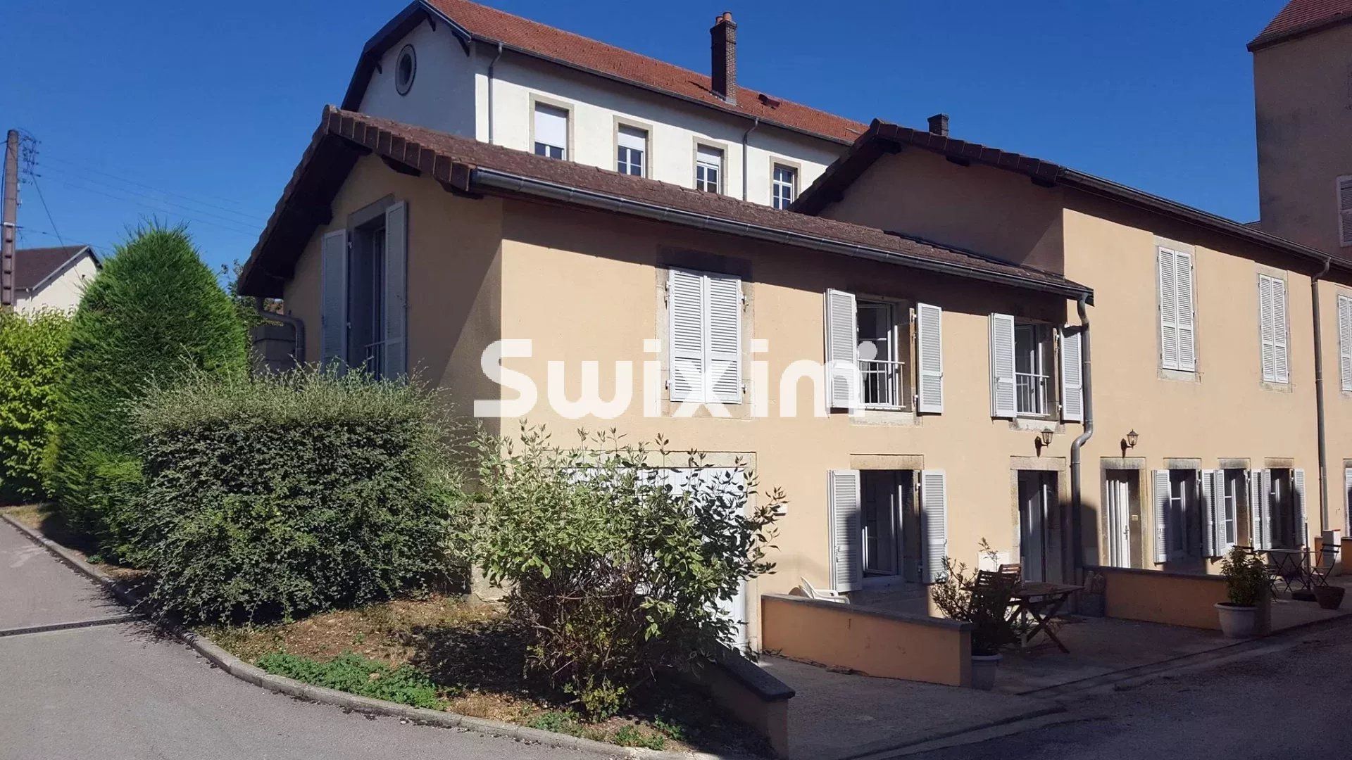 Vermietung Stadthaus Lons-le-Saunier 3&nbsp;Zimmer 50&nbsp;m²