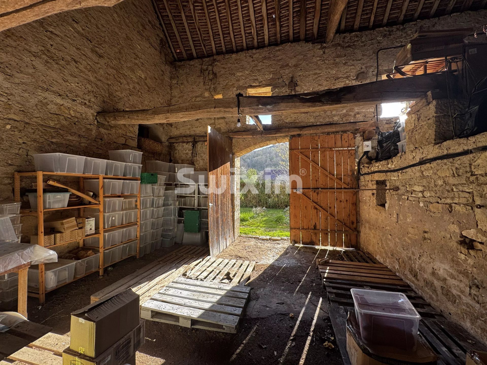 house 7 Rooms for sale on Avallon (89200)