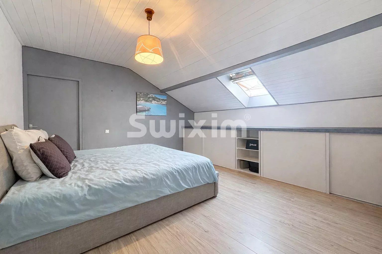 house 8 Rooms for sale on Échenevex (01170)