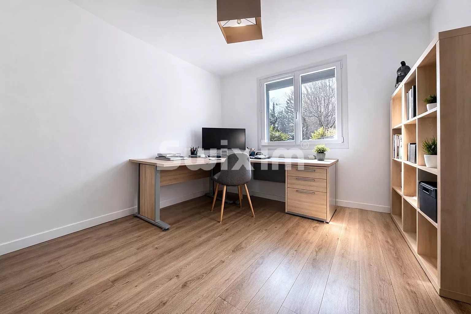 house 8 Rooms for sale on Échenevex (01170)