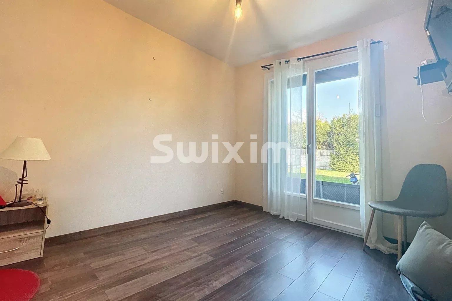 house 8 Rooms for sale on Échenevex (01170)