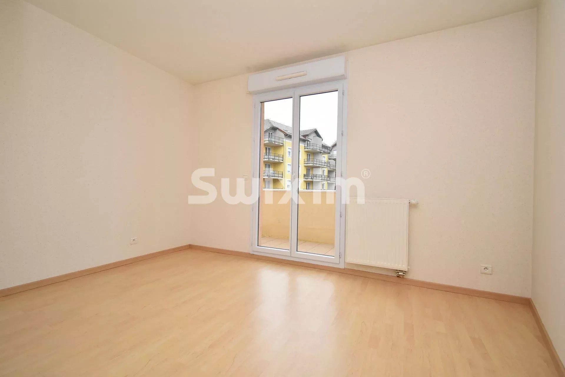 apartment 4 Rooms for sale on Saint-Genis-Pouilly (01630)