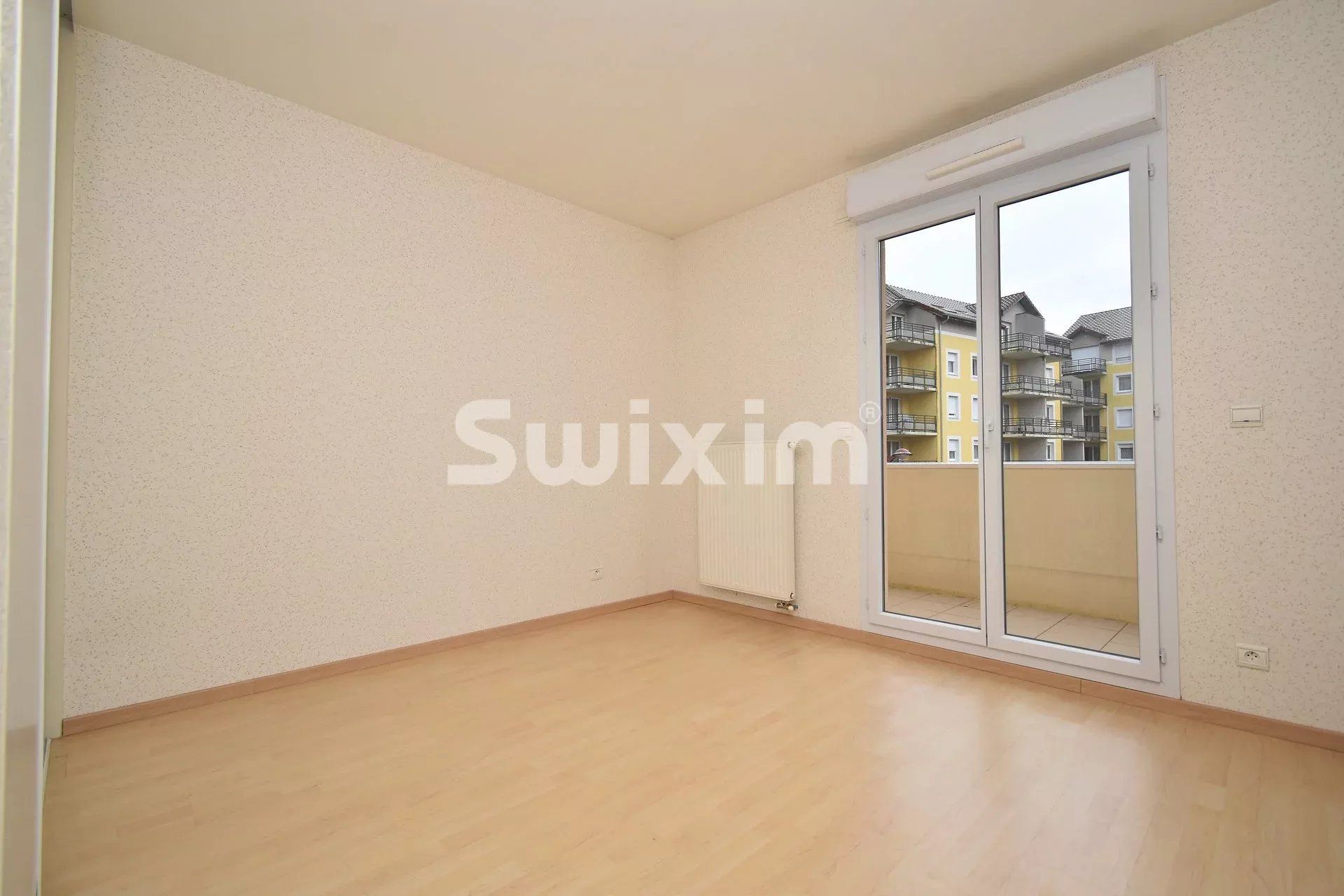 apartment 4 Rooms for sale on Saint-Genis-Pouilly (01630)