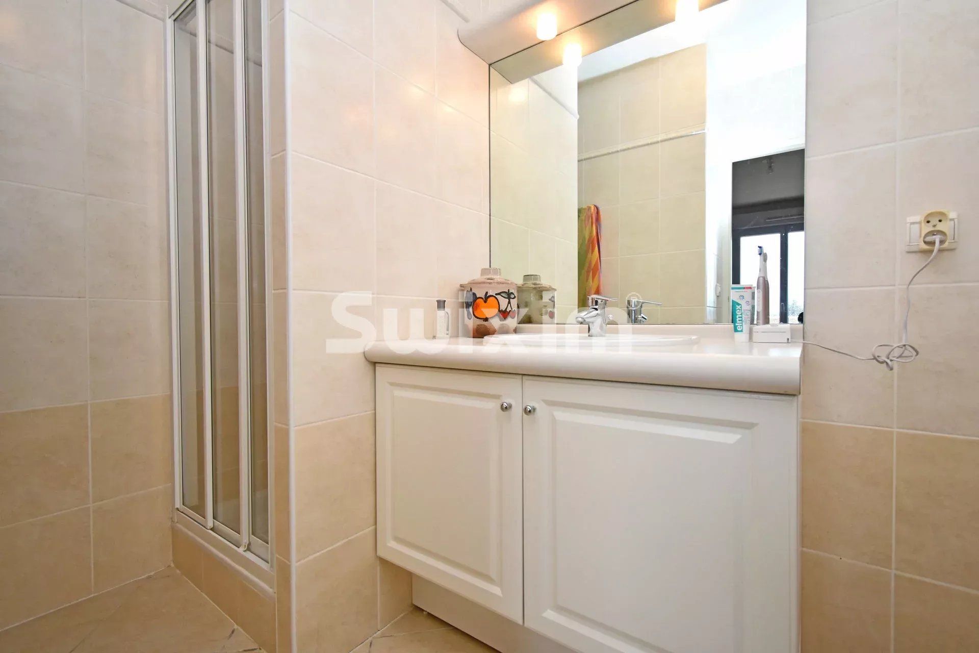 apartment 4 Rooms for sale on Saint-Genis-Pouilly (01630)