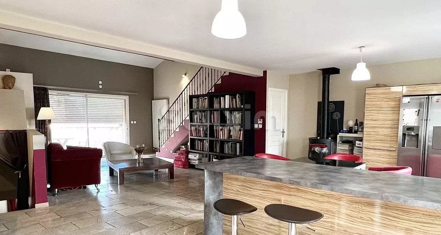 casa 4 Salas en venta en Collias (30210)