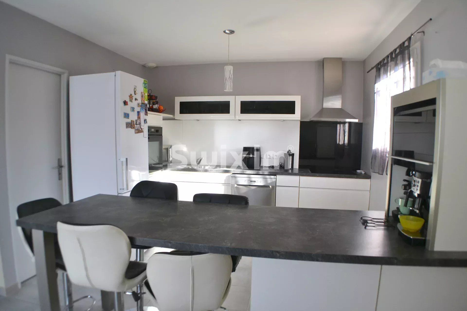 villa 5 Rooms for sale on Jonquières-Saint-Vincent (30300)