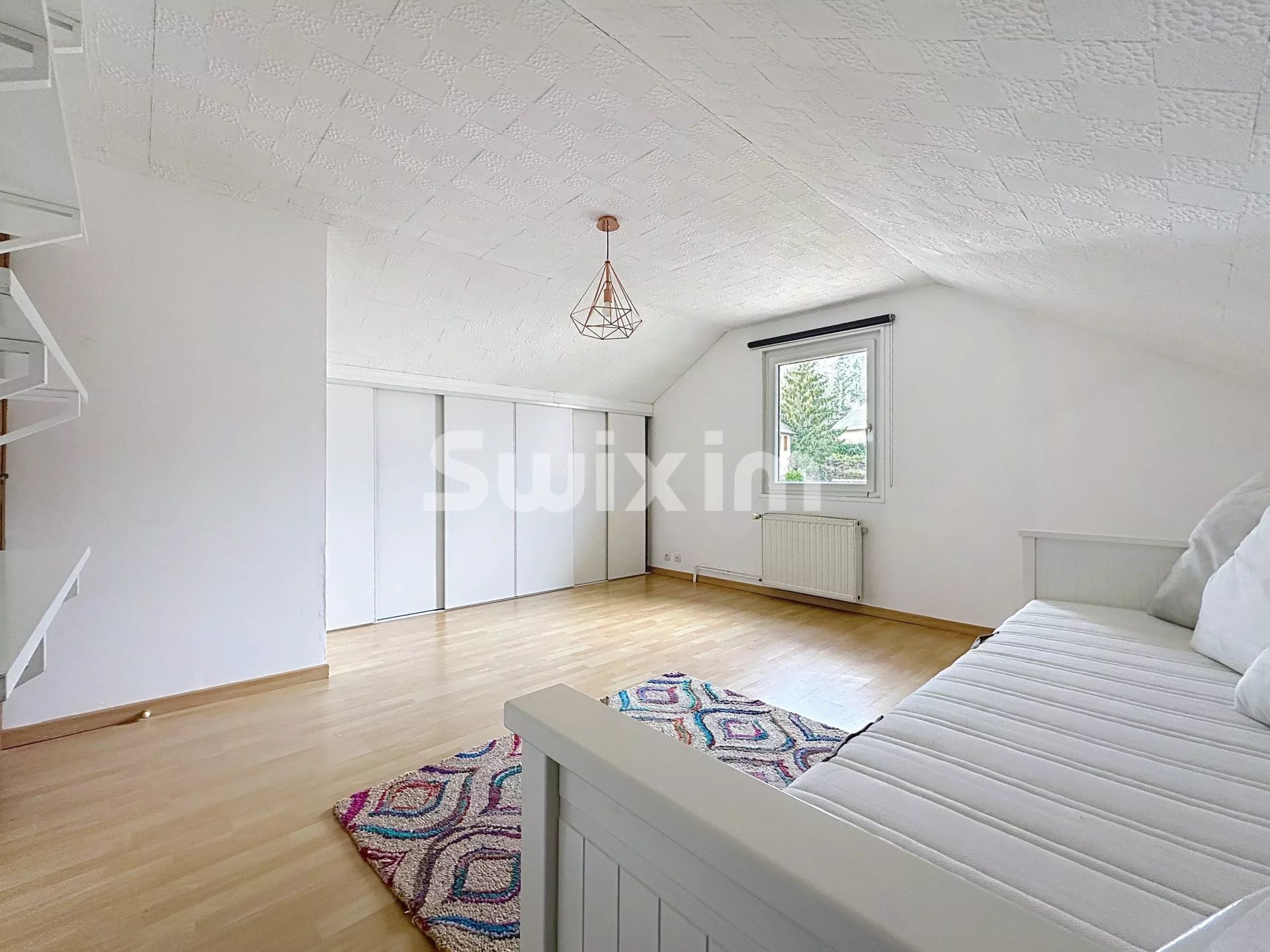 casa 4 Quartos para aluguer sobre Gex (01170)