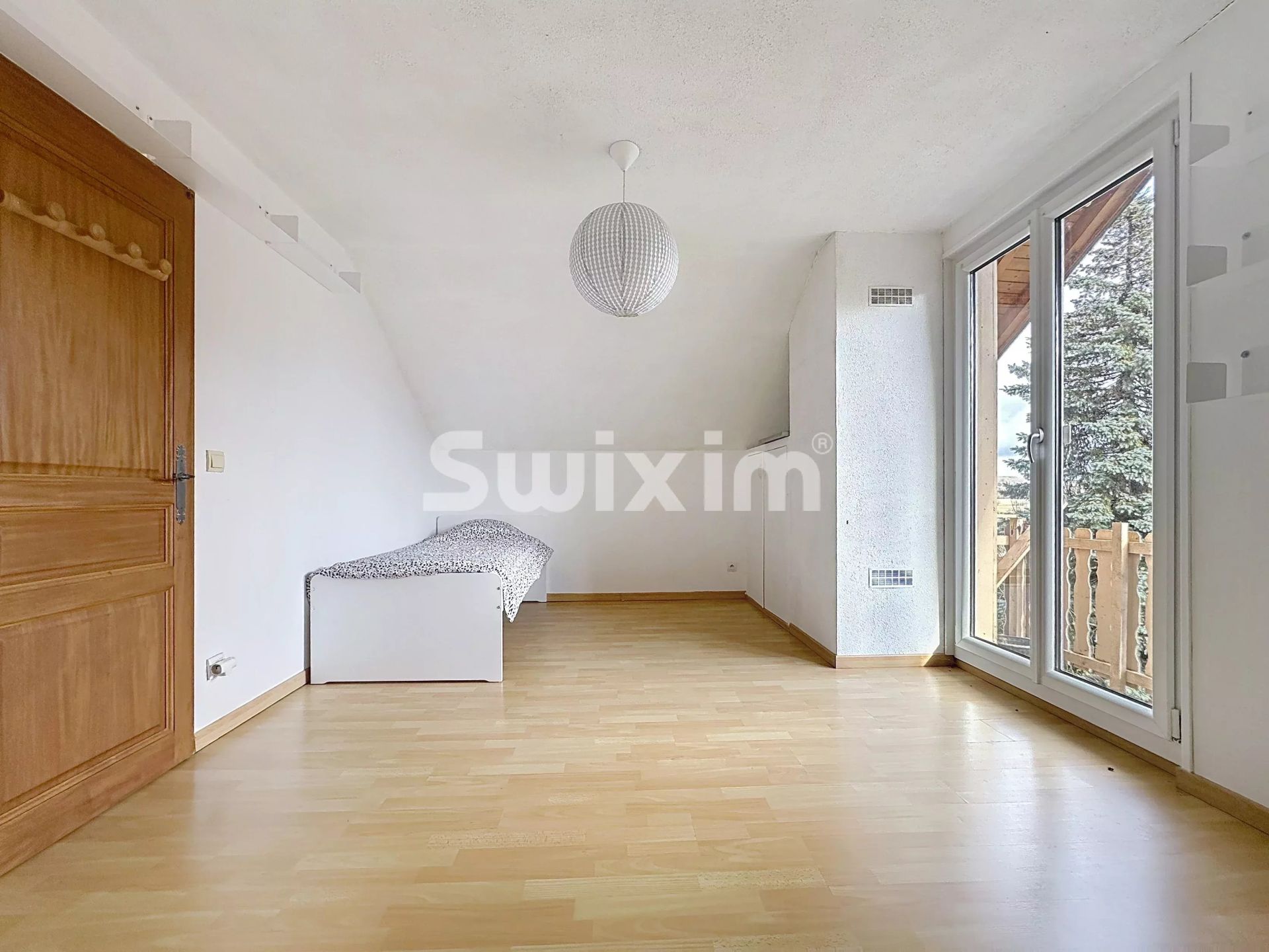 casa 4 Quartos para aluguer sobre Gex (01170)