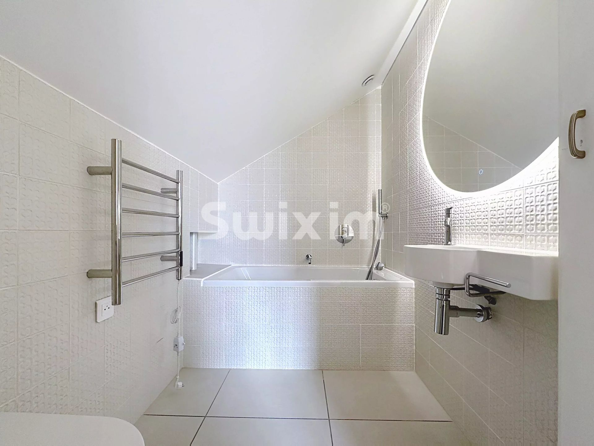 casa 4 Quartos para aluguer sobre Gex (01170)