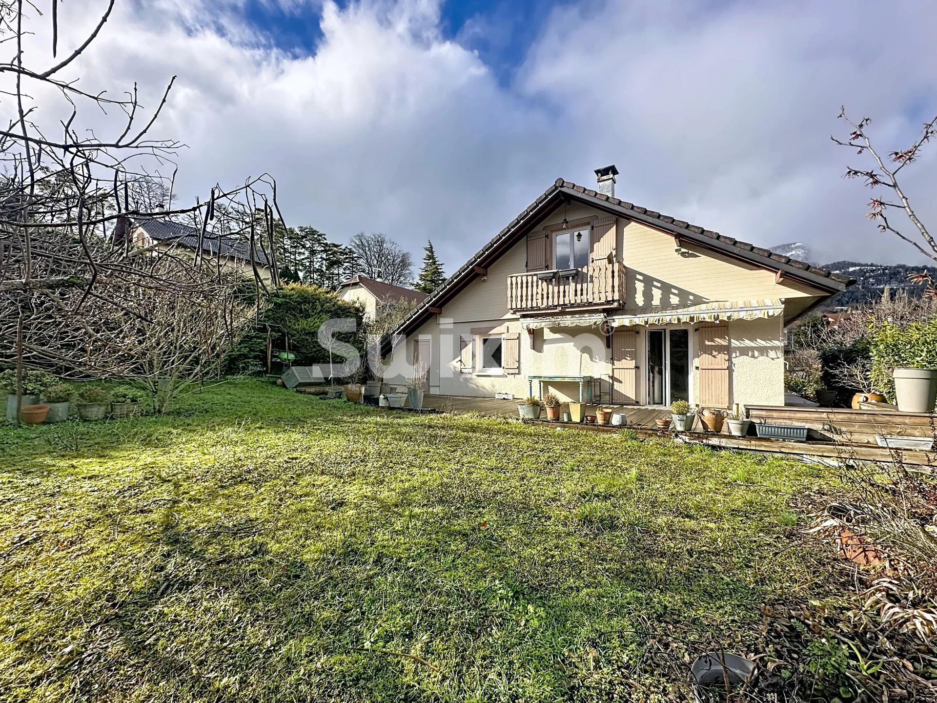 casa 4 Quartos para aluguer sobre Gex (01170)