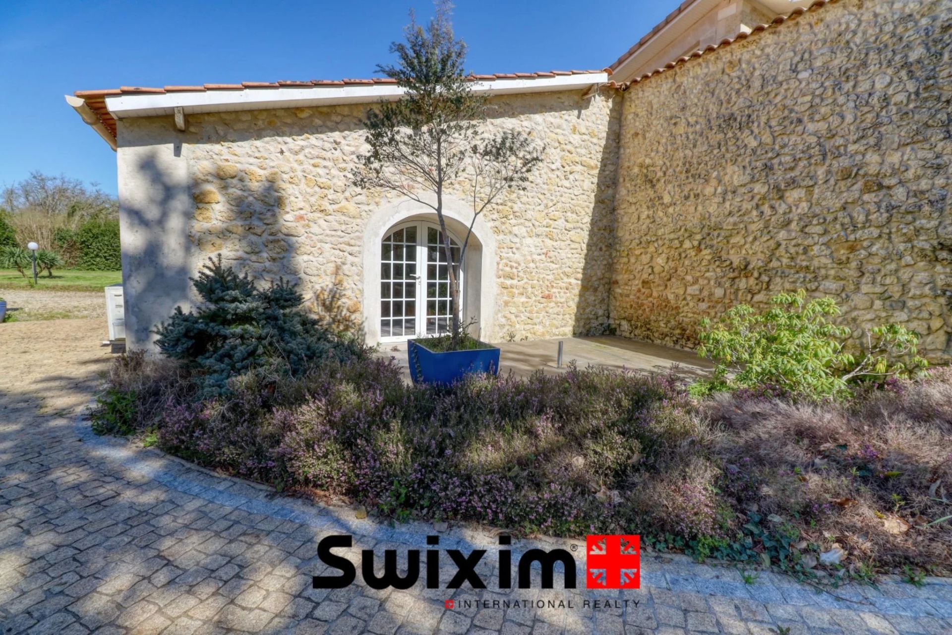 house 2 Rooms for rent on Saint-Germain-d'Esteuil (33340)