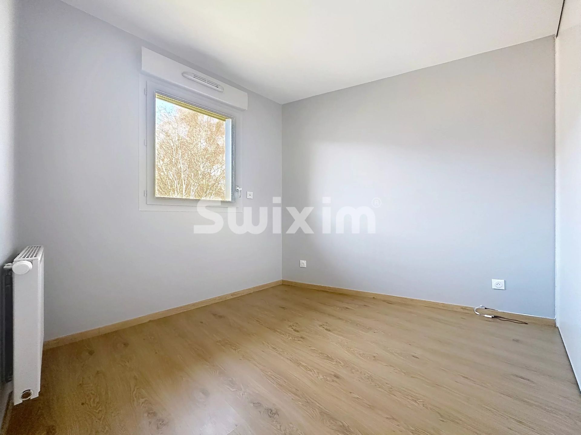 apartamento 4 Quartos para aluguer sobre Saint-Genis-Pouilly (01630)