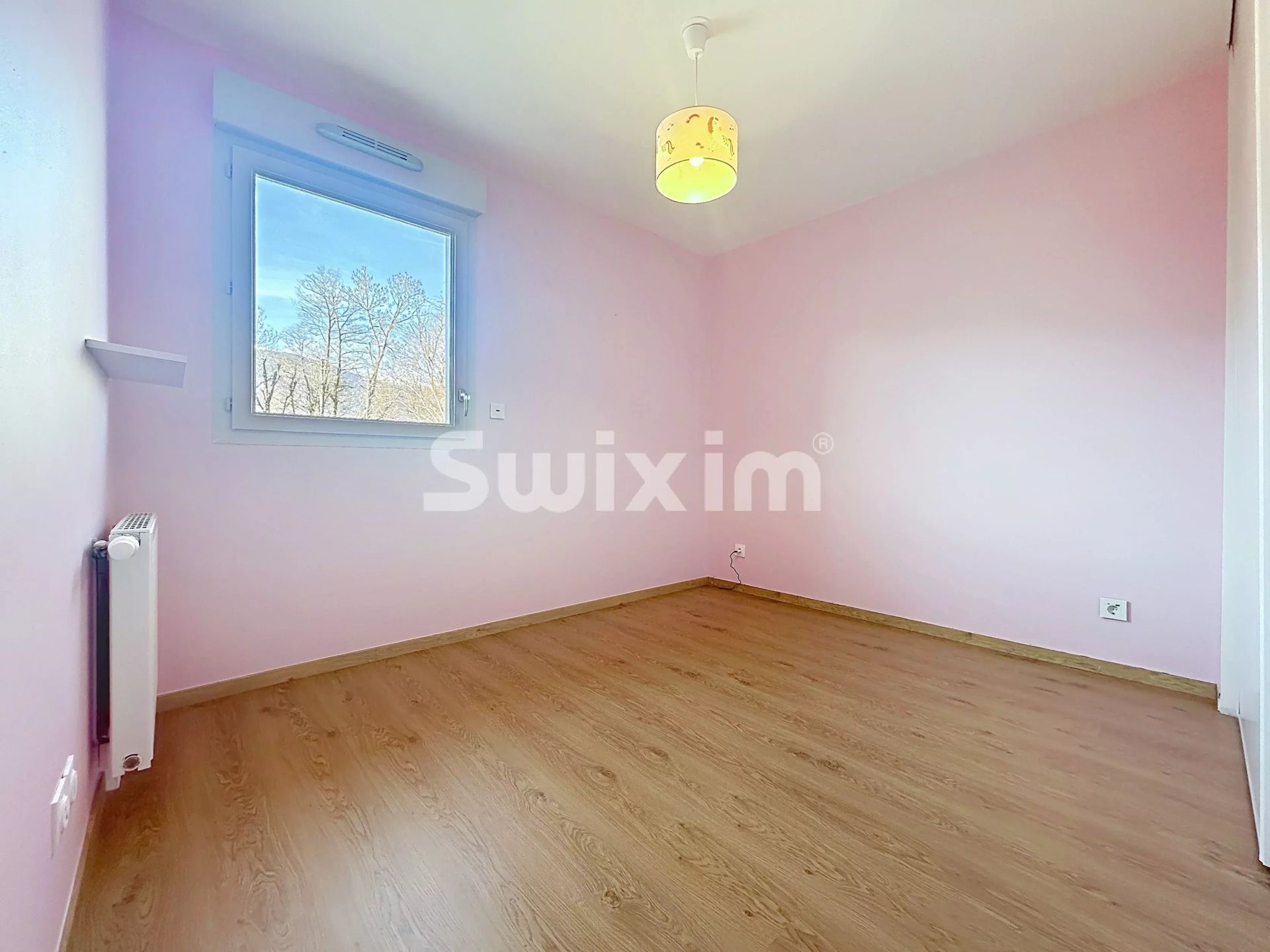 apartamento 4 Quartos para aluguer sobre Saint-Genis-Pouilly (01630)