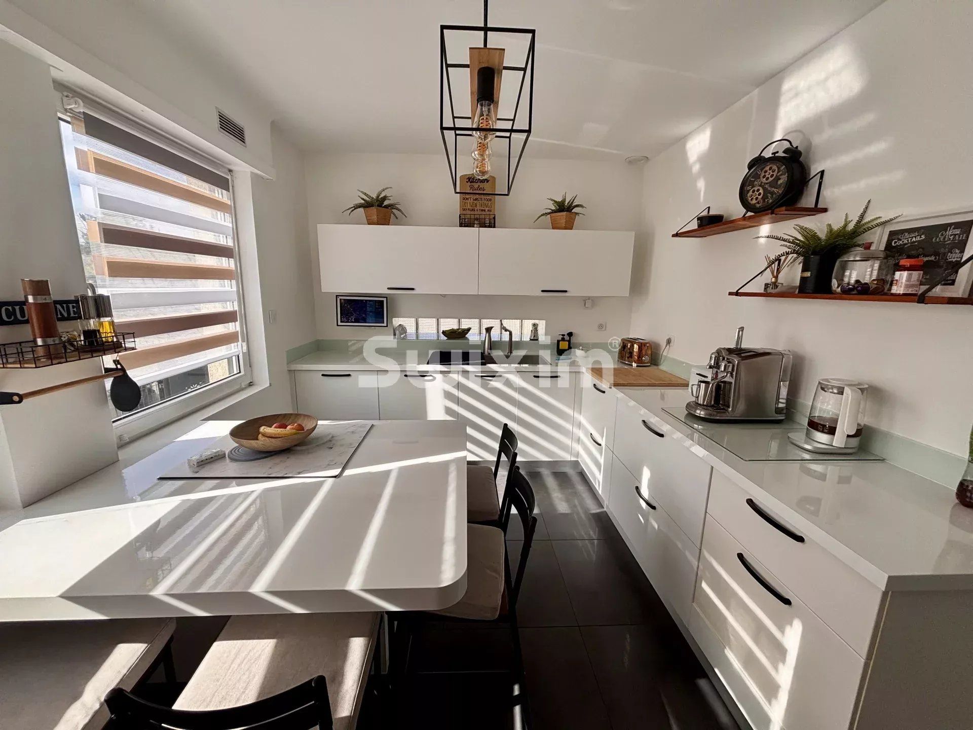 house 6 Rooms for sale on Cernay (68700)