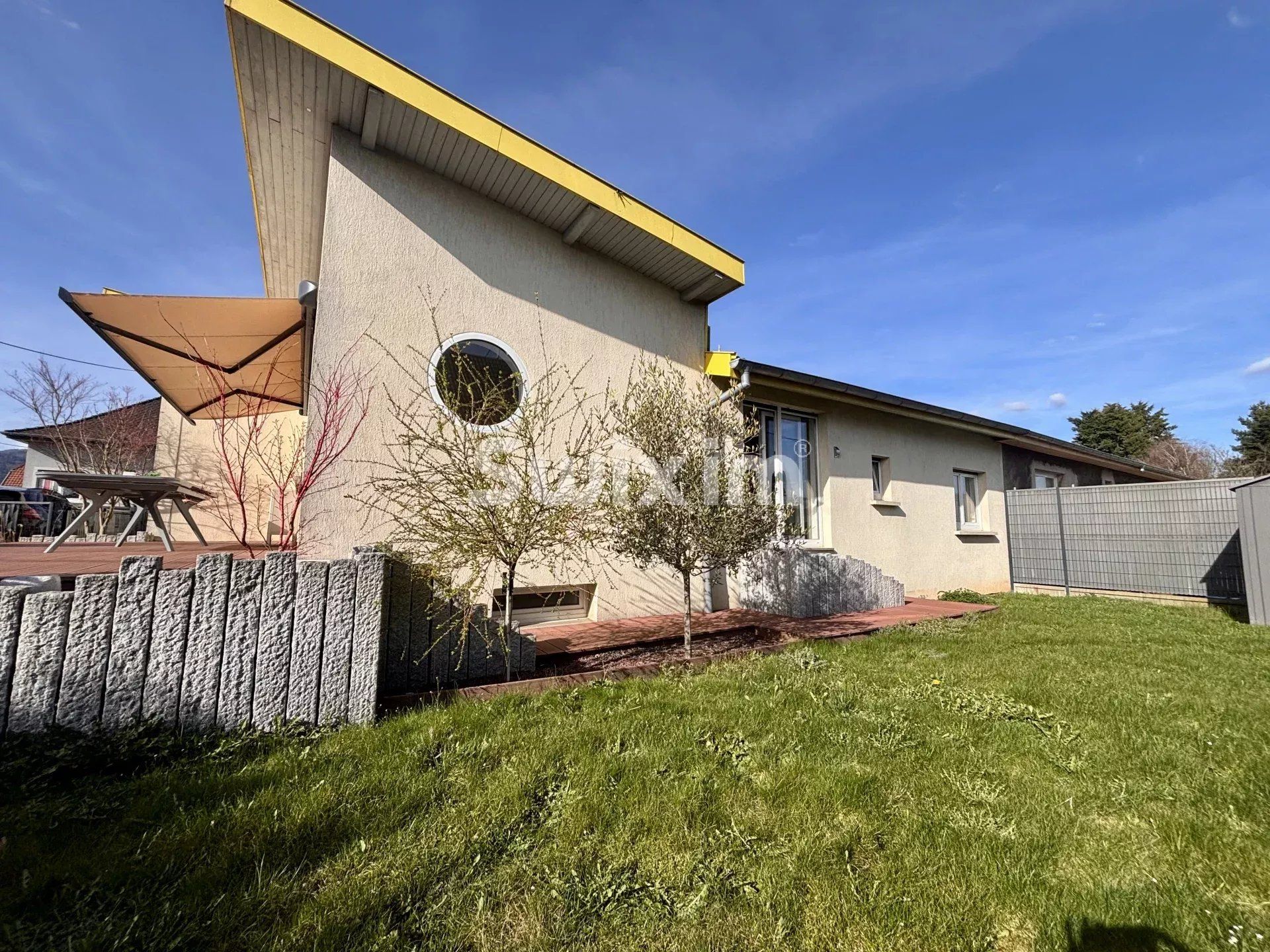 house 6 Rooms for sale on Cernay (68700)