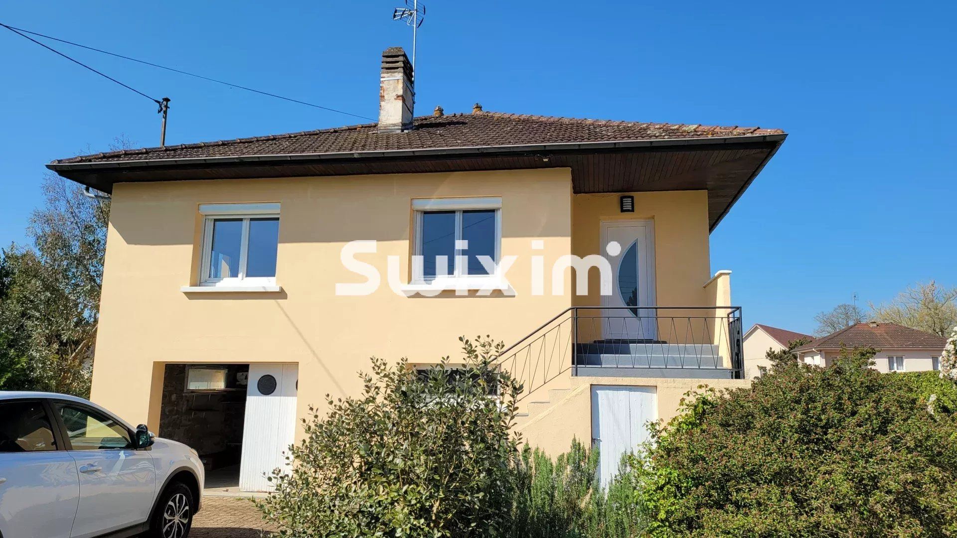 house 4 Rooms for sale on Louhans (71500)