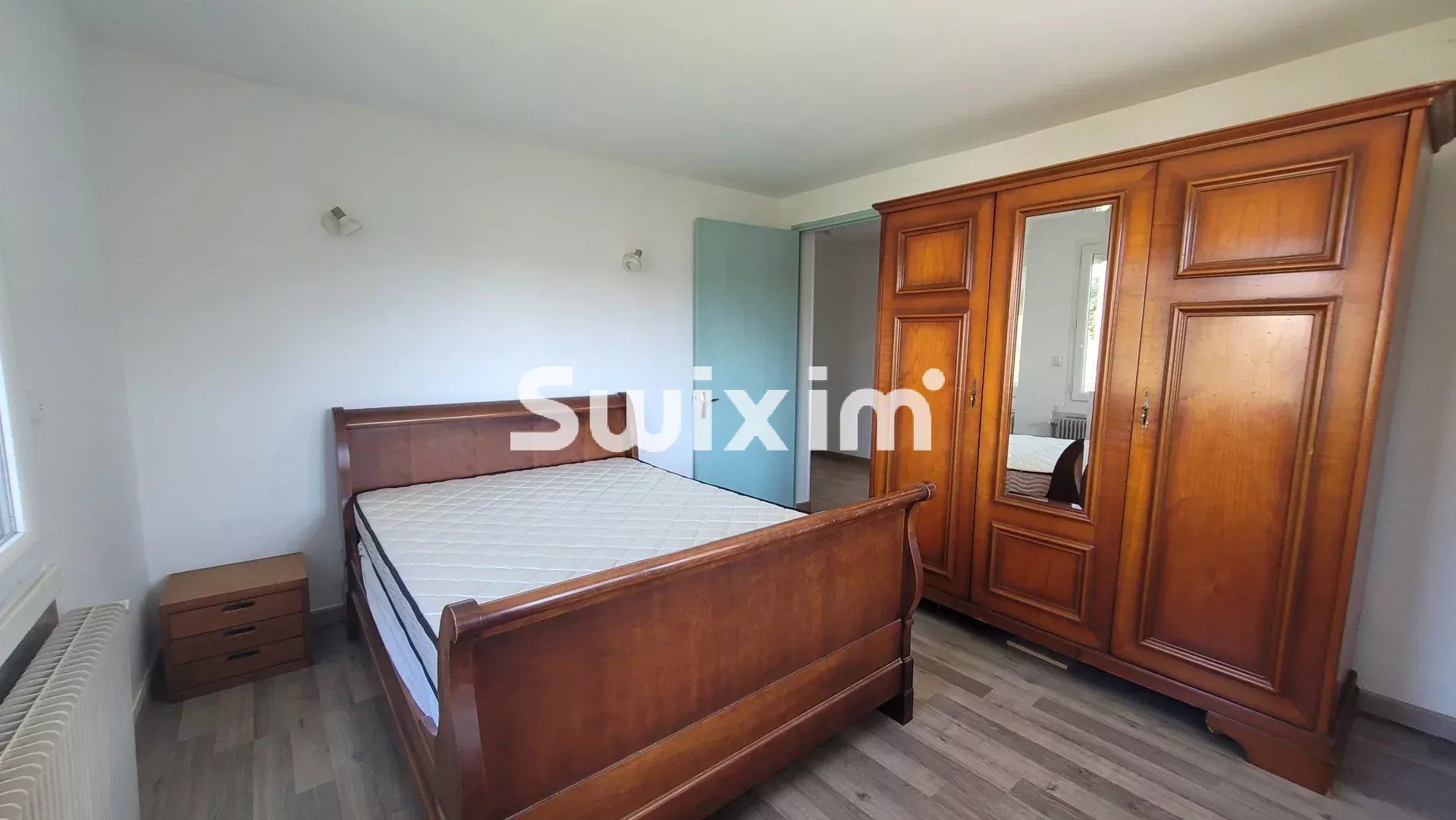 house 4 Rooms for sale on Louhans (71500)