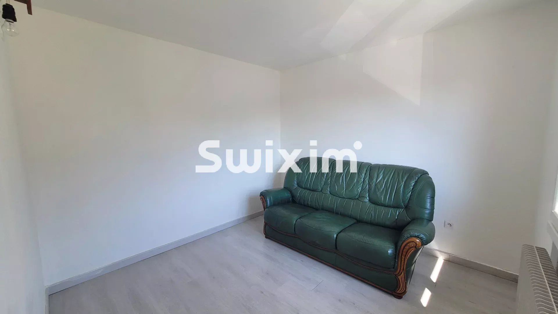 house 4 Rooms for sale on Louhans (71500)