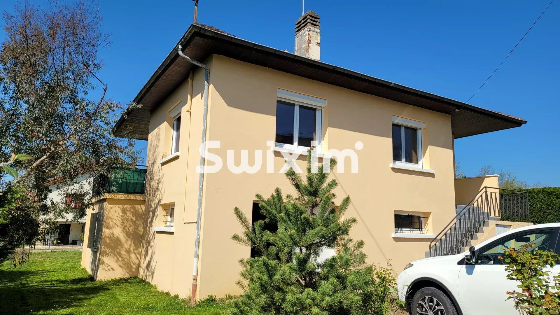 house 4 Rooms for sale on Louhans (71500)