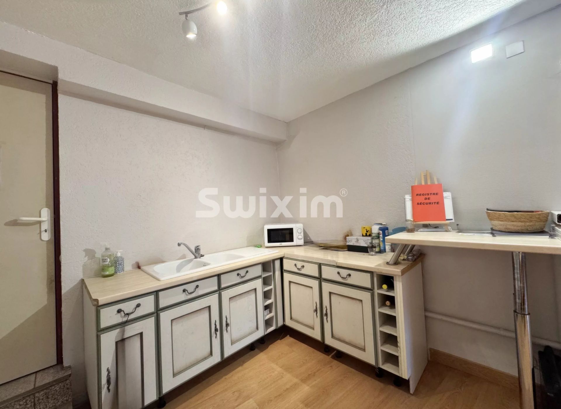 comercial local 3 Quartos para venda sobre Ribeauvillé (68150)