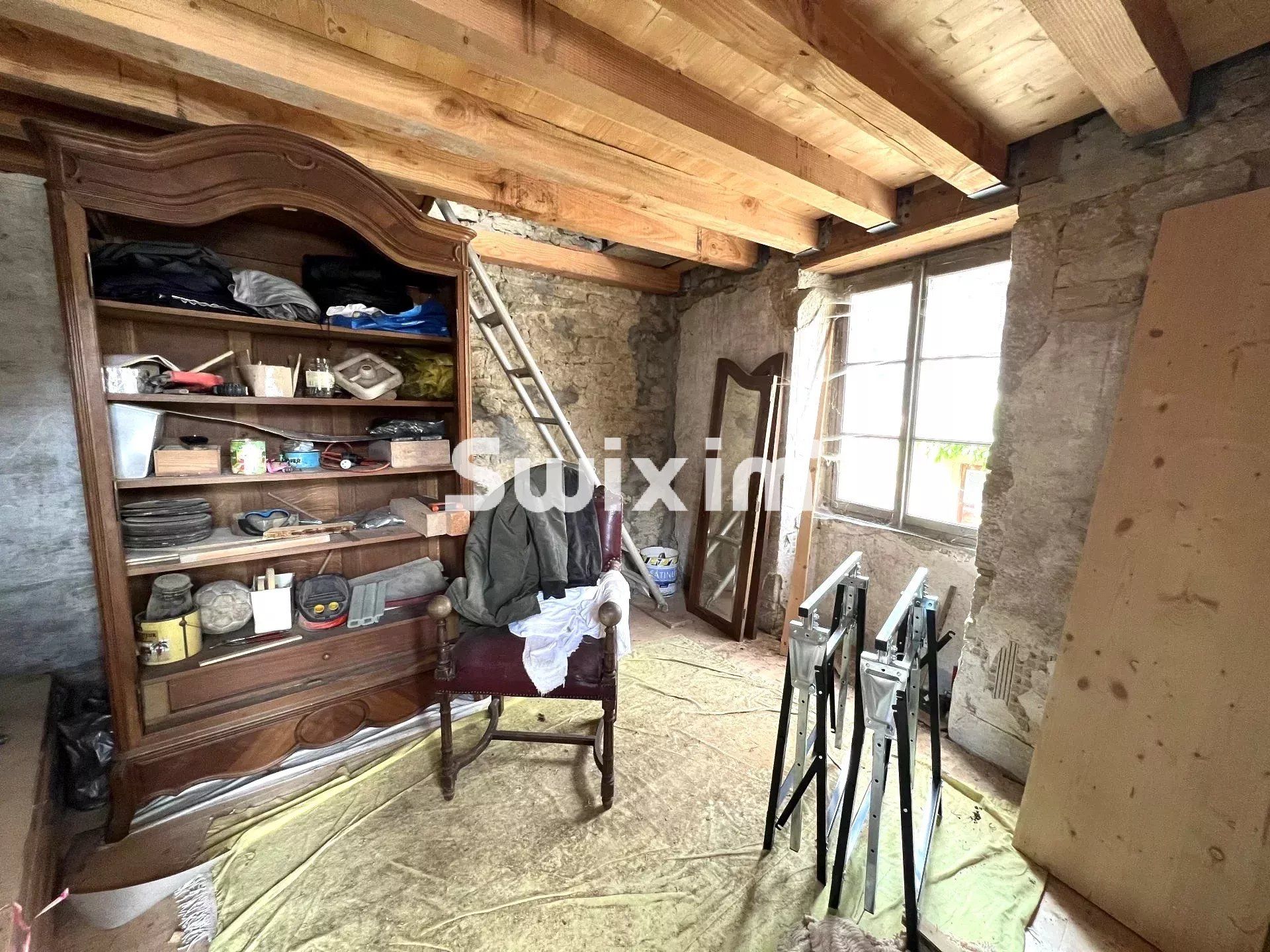 house 2 Rooms for sale on Macornay (39570)