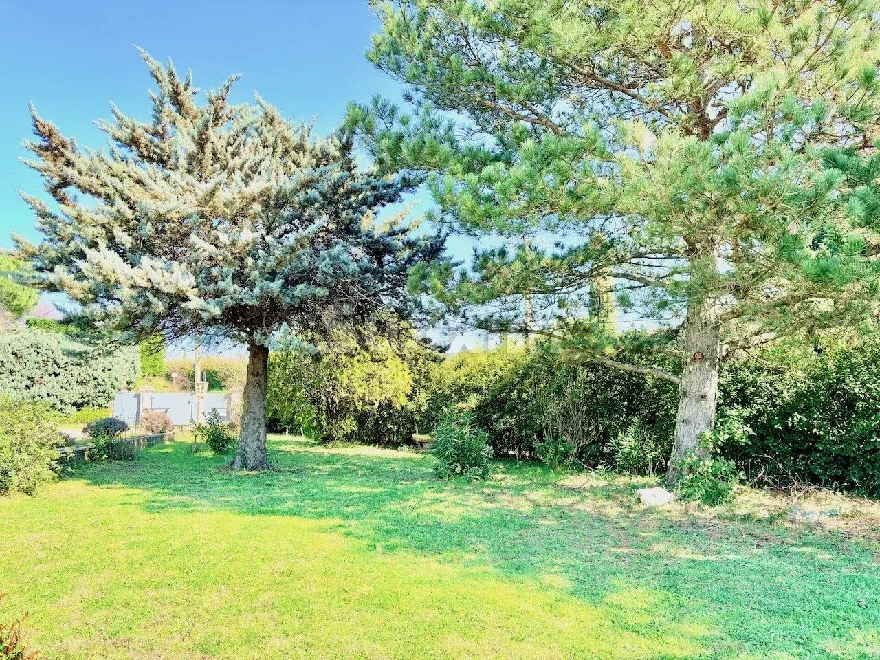 house 5 Rooms for sale on Uzès (30700)