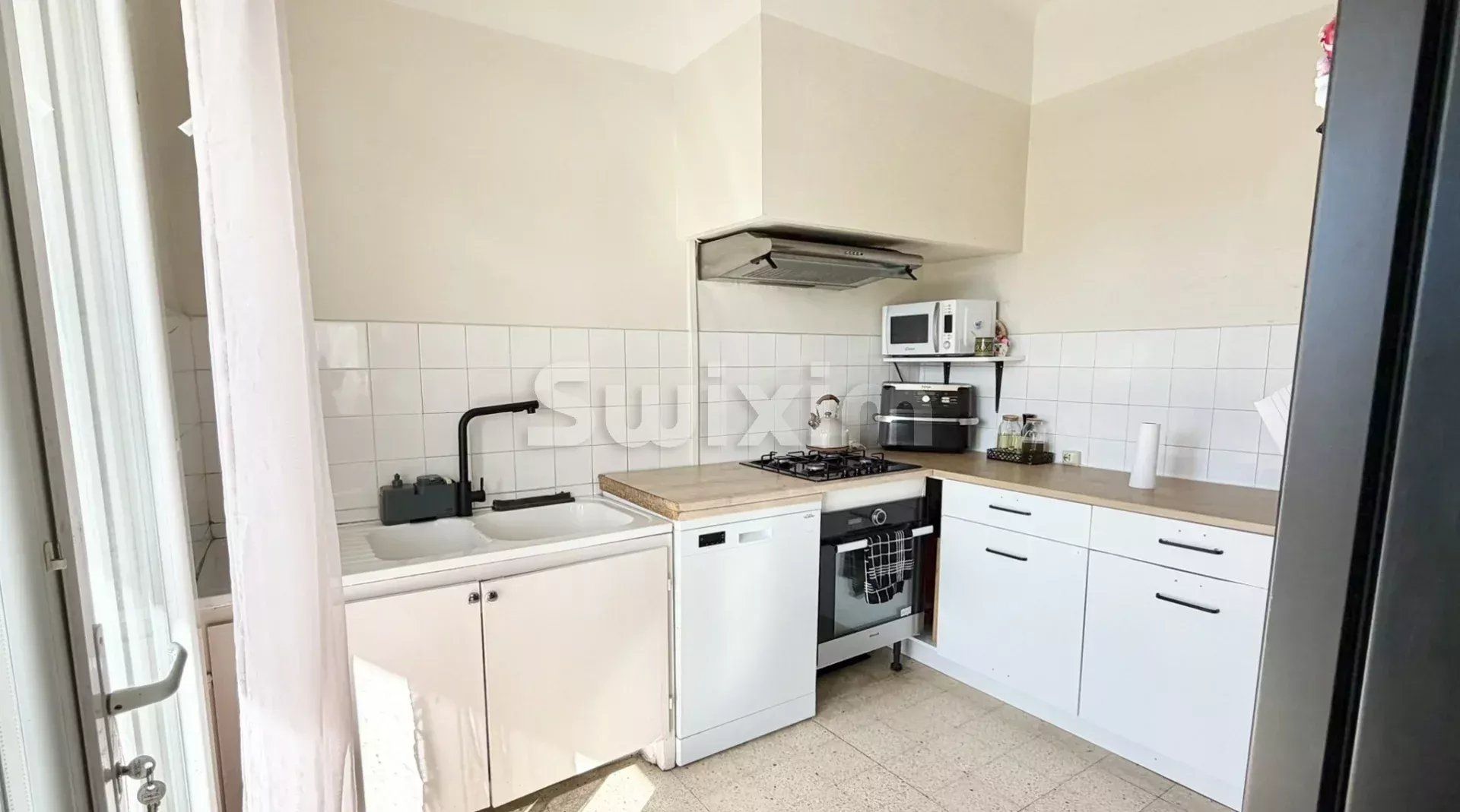 house 5 Rooms for sale on Remoulins (30210)