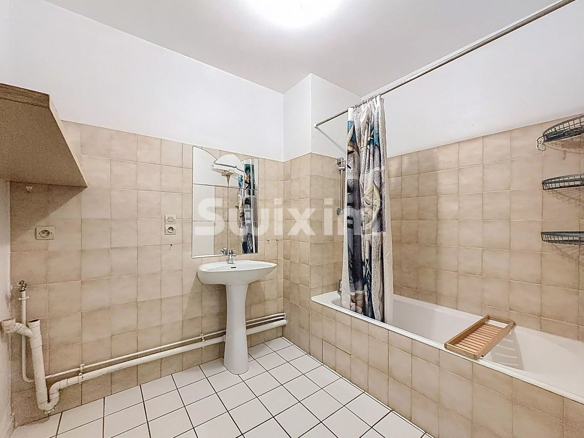 apartment 2 Rooms for sale on Chevry (01170)