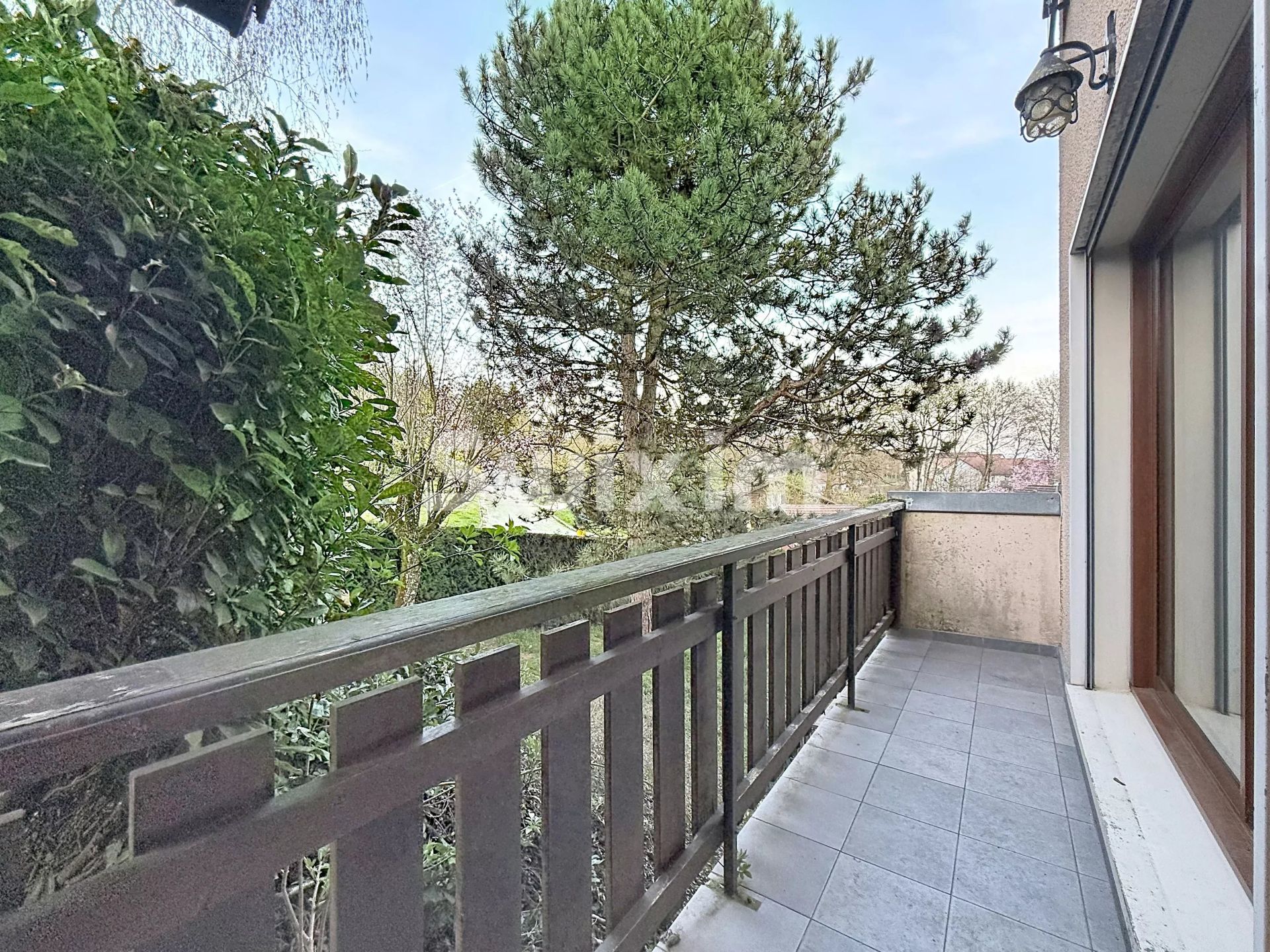 apartment 2 Rooms for sale on Chevry (01170)