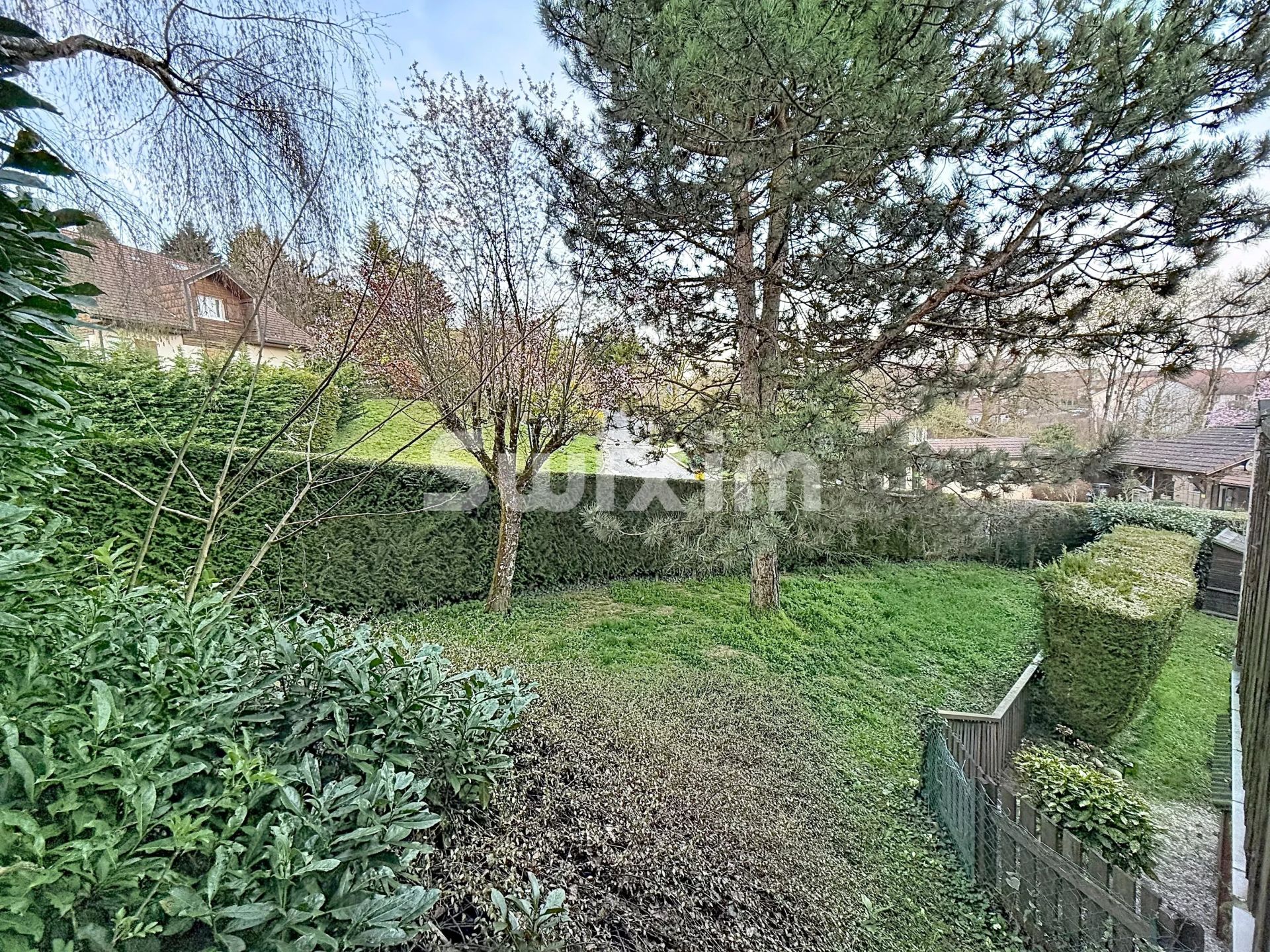 apartment 2 Rooms for sale on Chevry (01170)