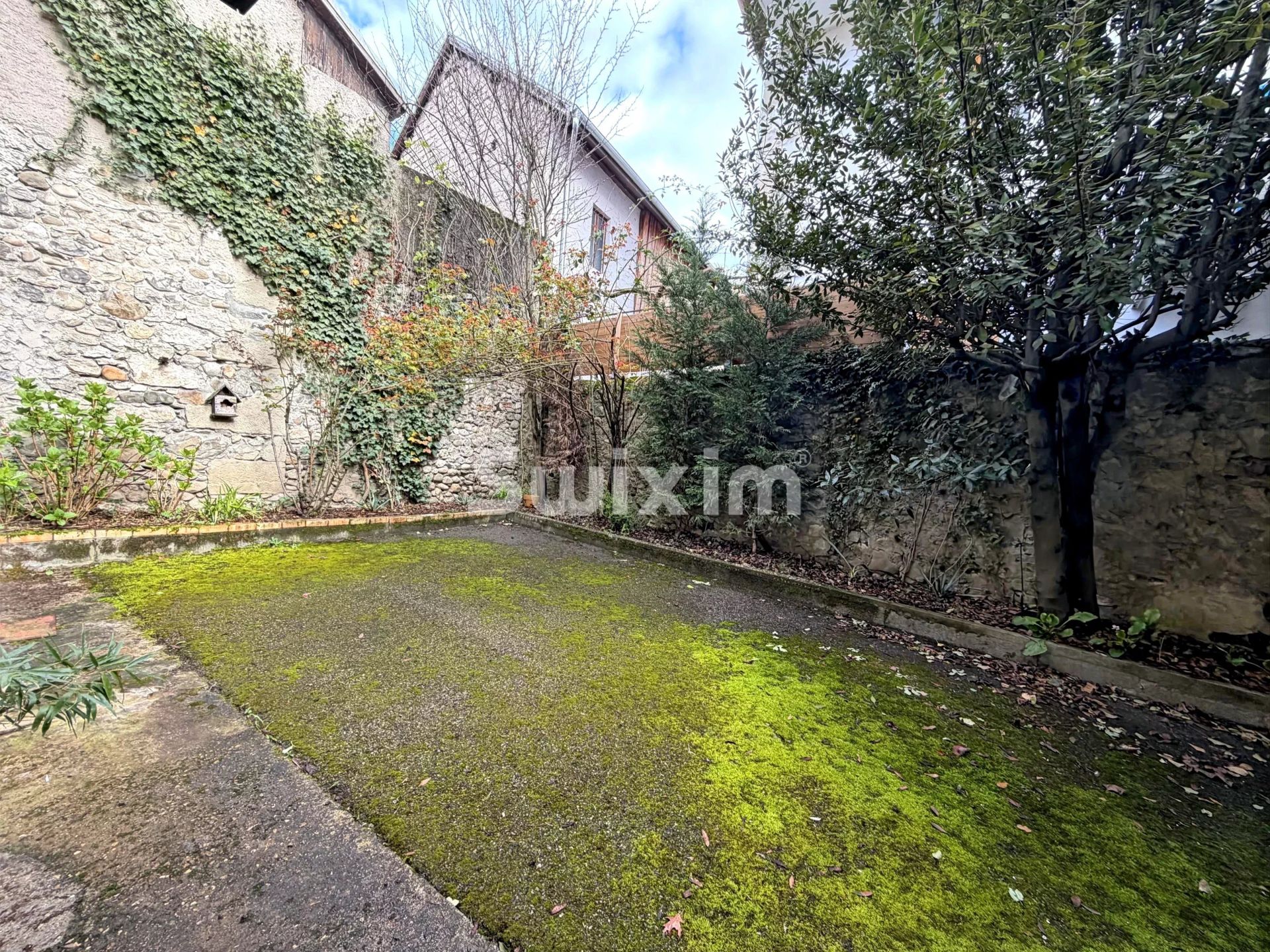 apartment 5 Rooms for sale on Frangy (74270)